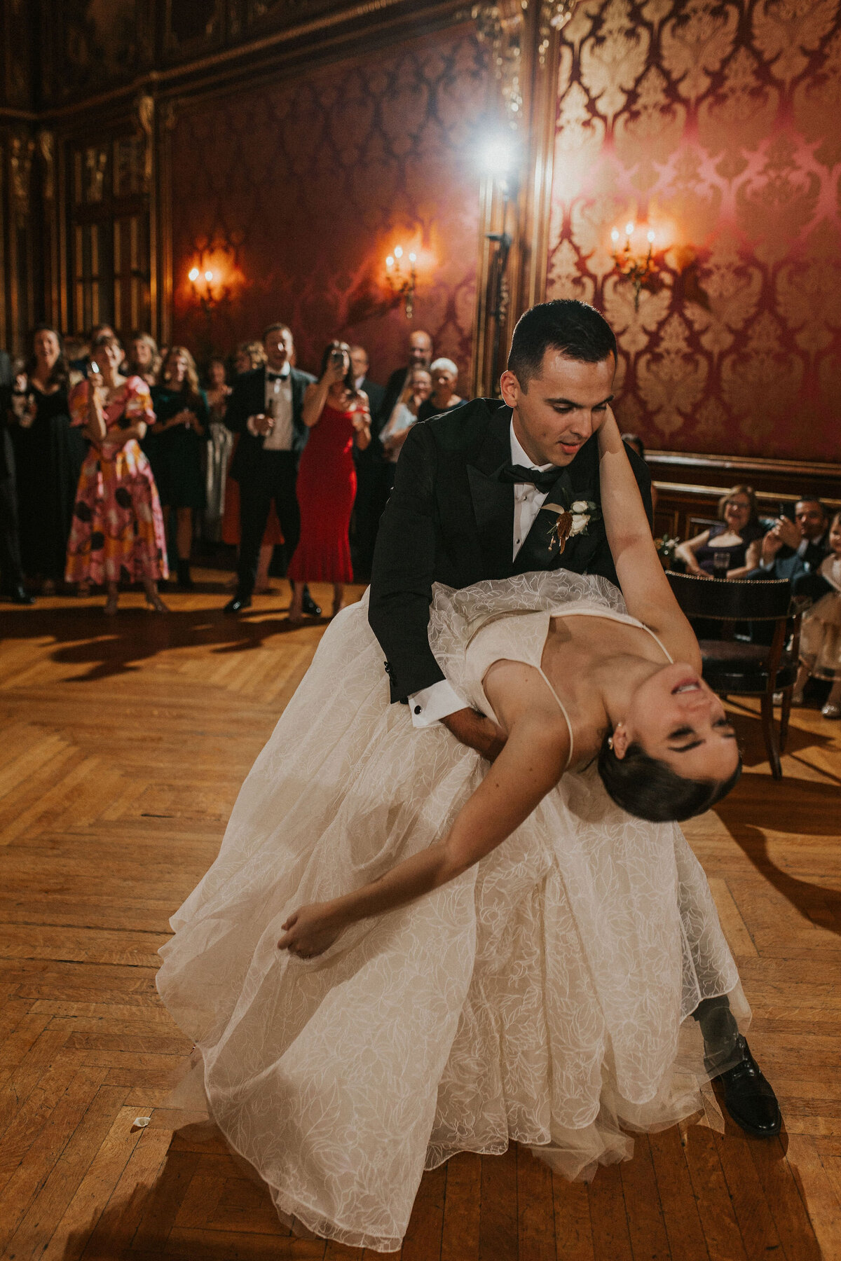 WELLING-FLORES.Wedding.EngineersClub-rcptn-211
