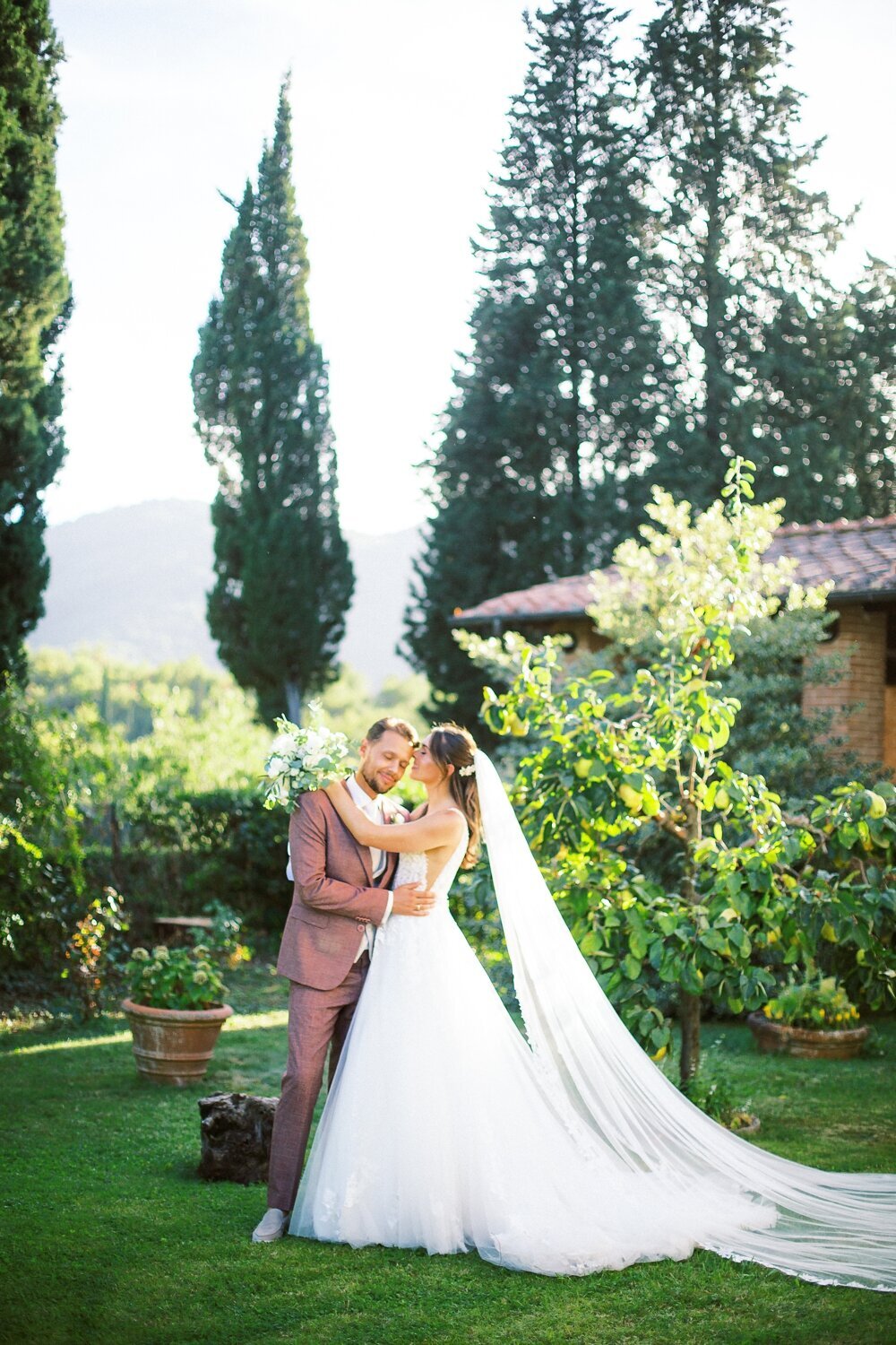 castello-pratelli-tuscany-destination-wedding-film-analog-stefano-degirmenci_0018