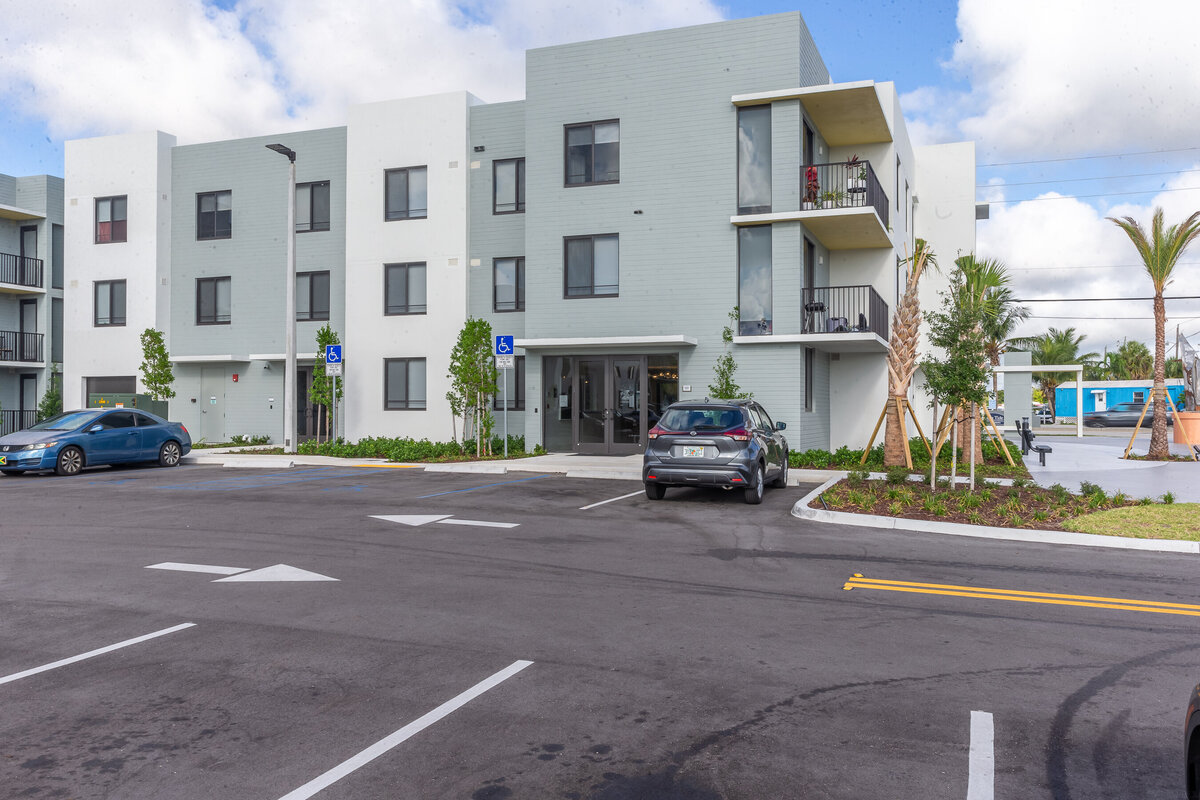 062524BERKELYPALMBEACH-33