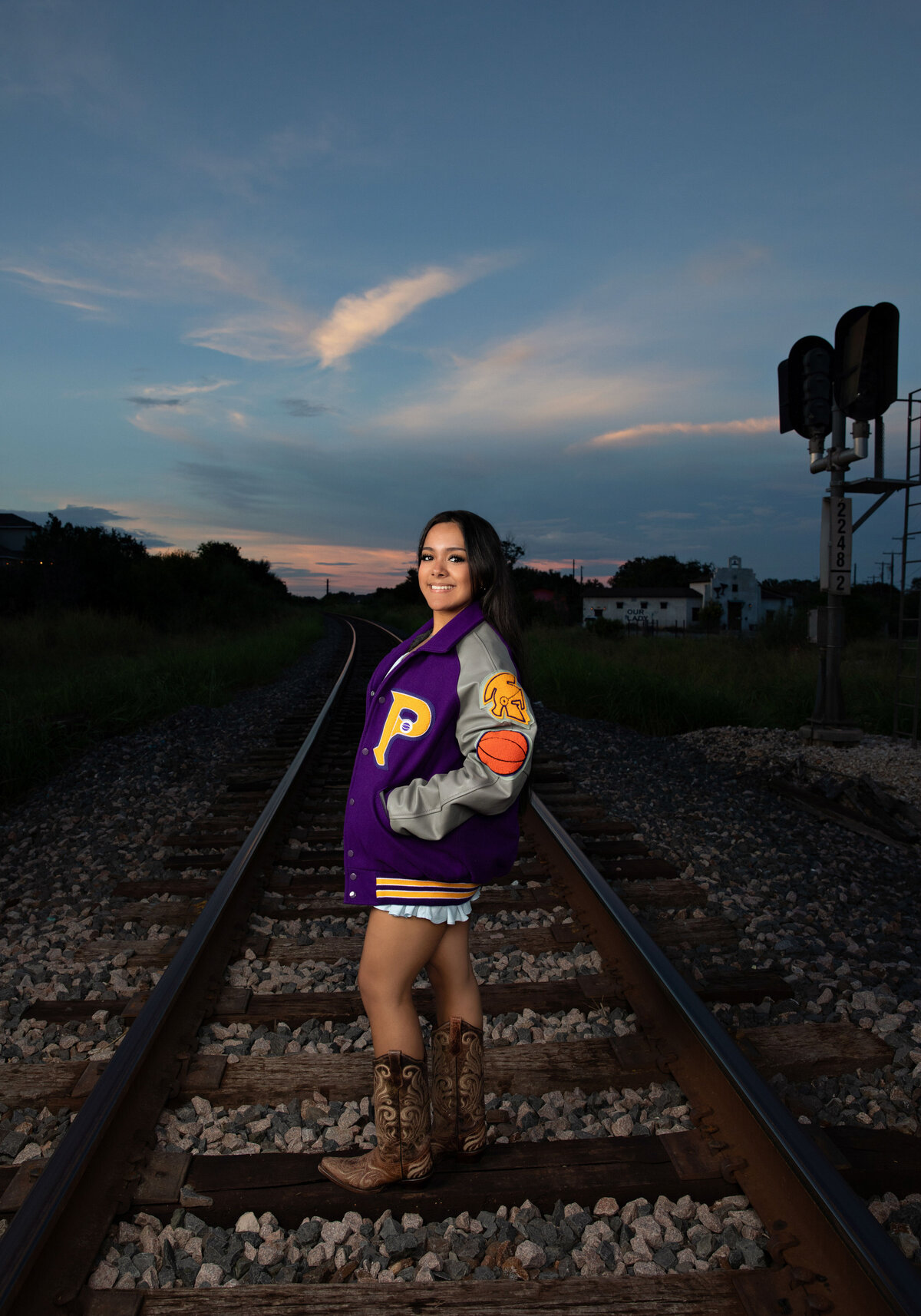 seniorgraduationclassof202520262027bestphotographertudiofamilybirthdaynewbornboyamilynewborngirlfirstbirthdayportraiturephotographystudioportraitsnewborngirlboyfamilyEvaMaganaPhotographychildphotographer (9 of 31)