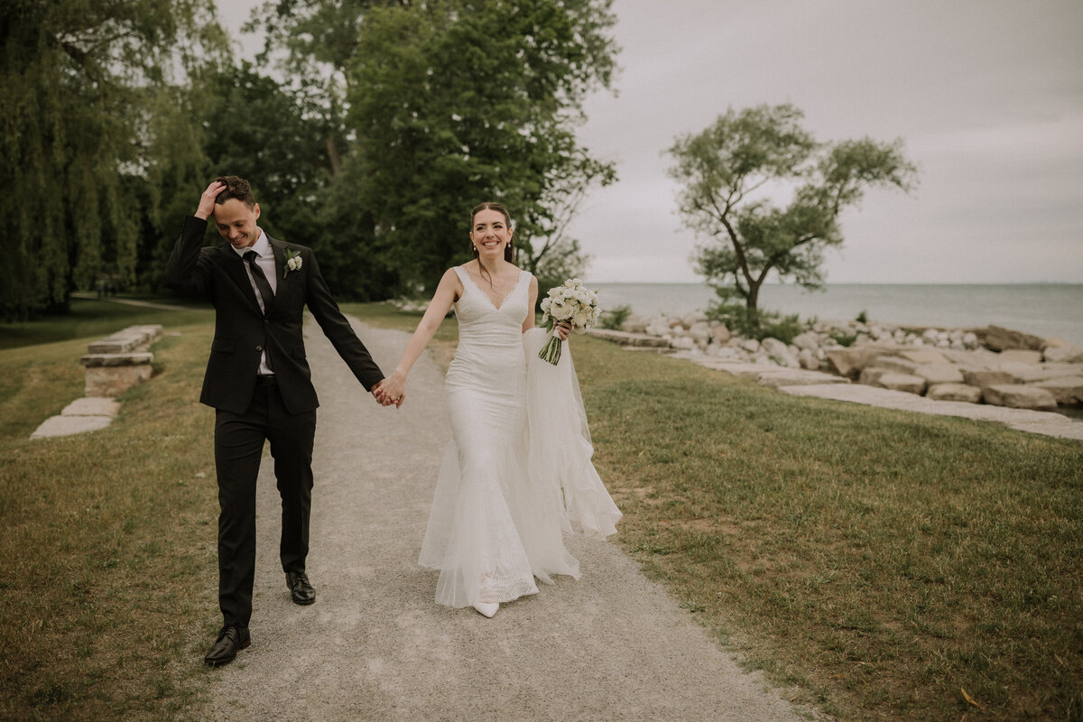 rebecca-adrian-wedding-queens-landing-niagara-on-the-lake-summer-water-19
