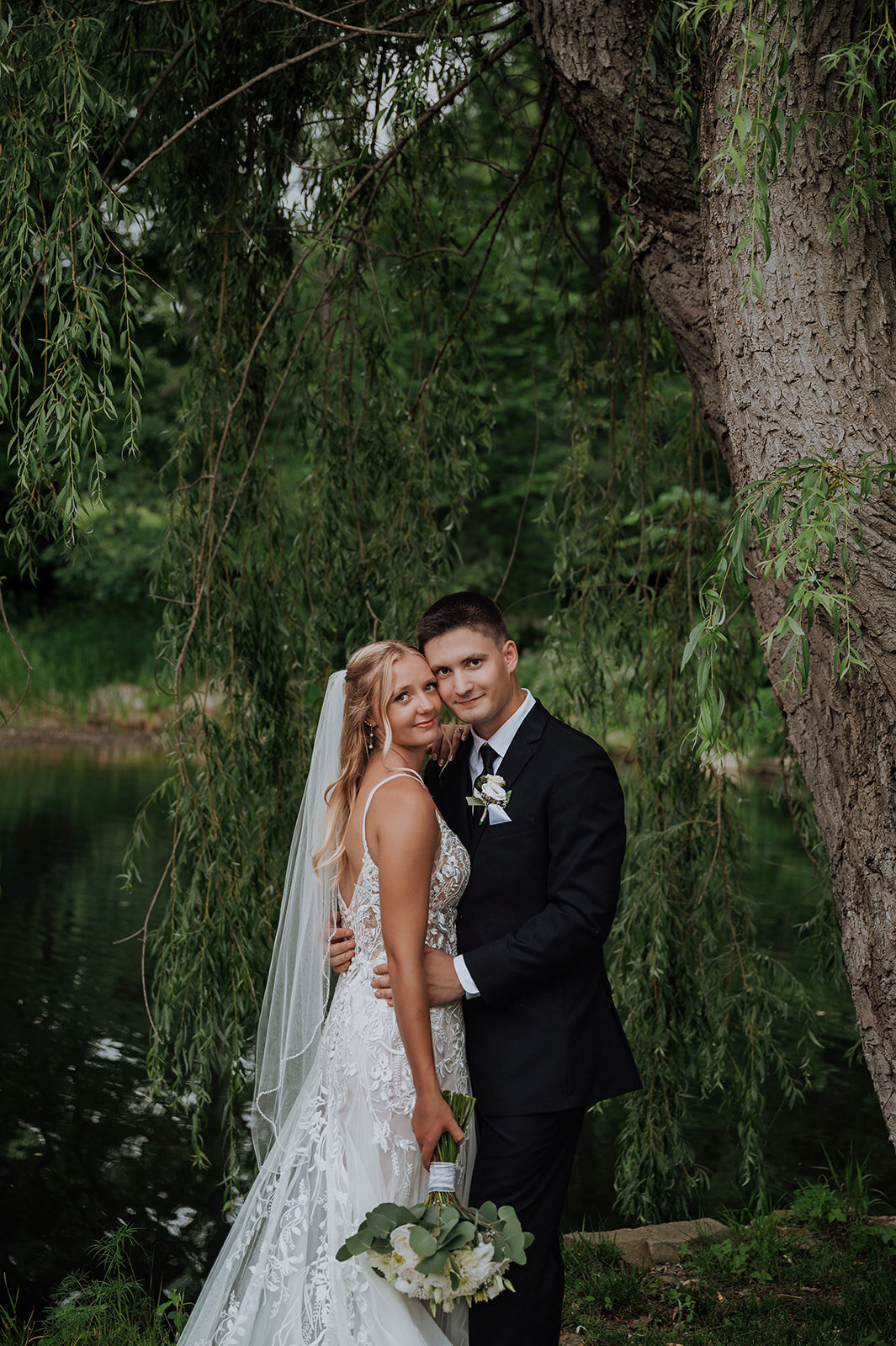 EmilyD'AngolaPhotography-The Vale Royal Barn Fenton Michigan- Couple and Wedding Photographer- June Summer Wedding20
