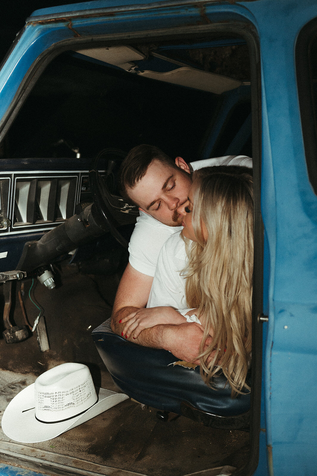 presley-gray-nighttime-western-montana-engagement0330
