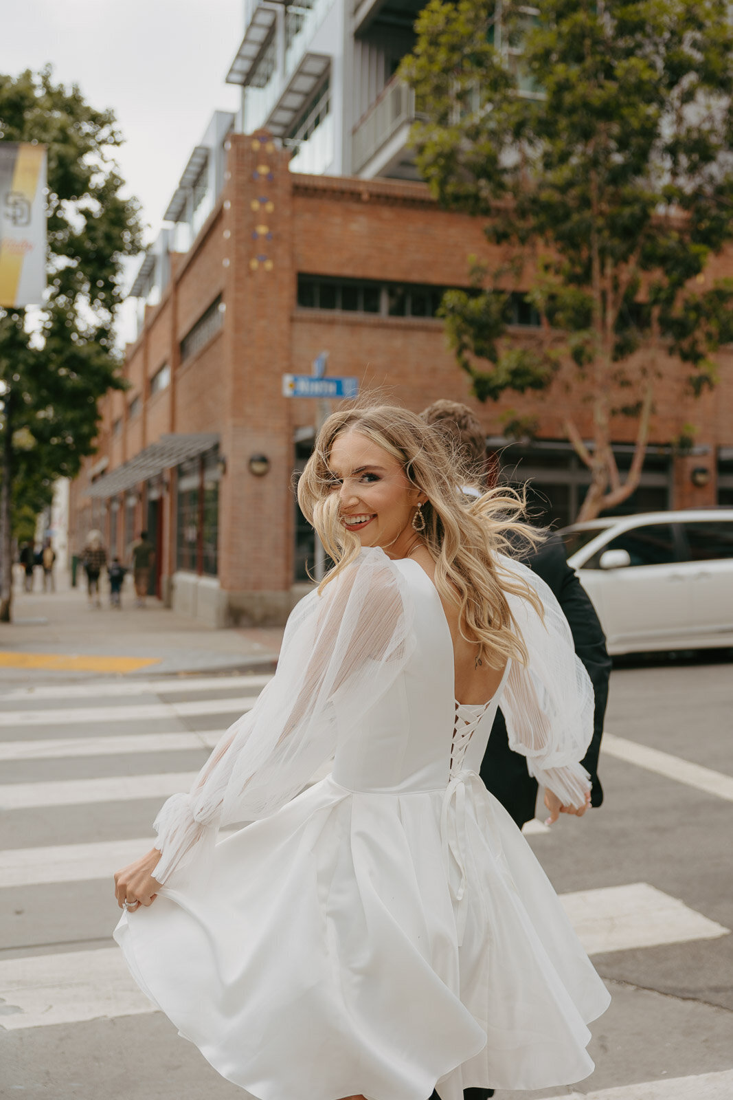 Lexx Creative-Chic-Downtown San Diego-Urban-Courthouse-Elopement-59