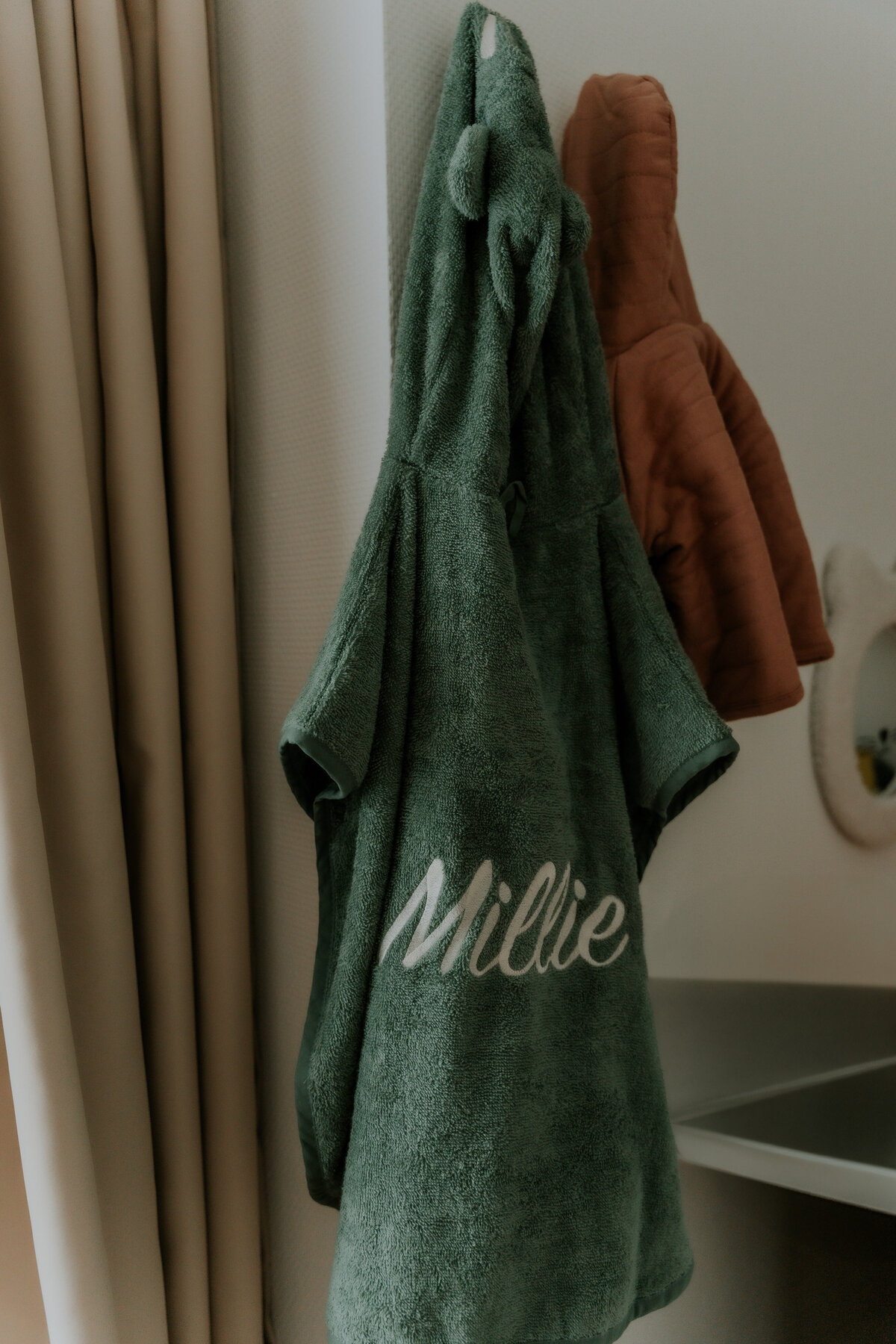 Badjas gepersonaliseerd met de naam van de baby, Millie.