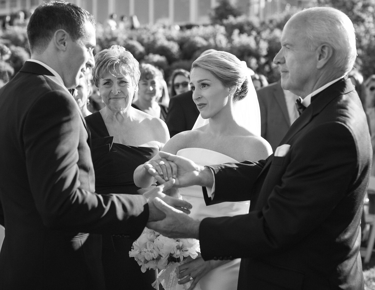 Since 2009, Deborah Zoe Photography has been synonymous with seamlessly capturing luxury weddings and events of all sizes hosted in some of New England's most storied locations. 