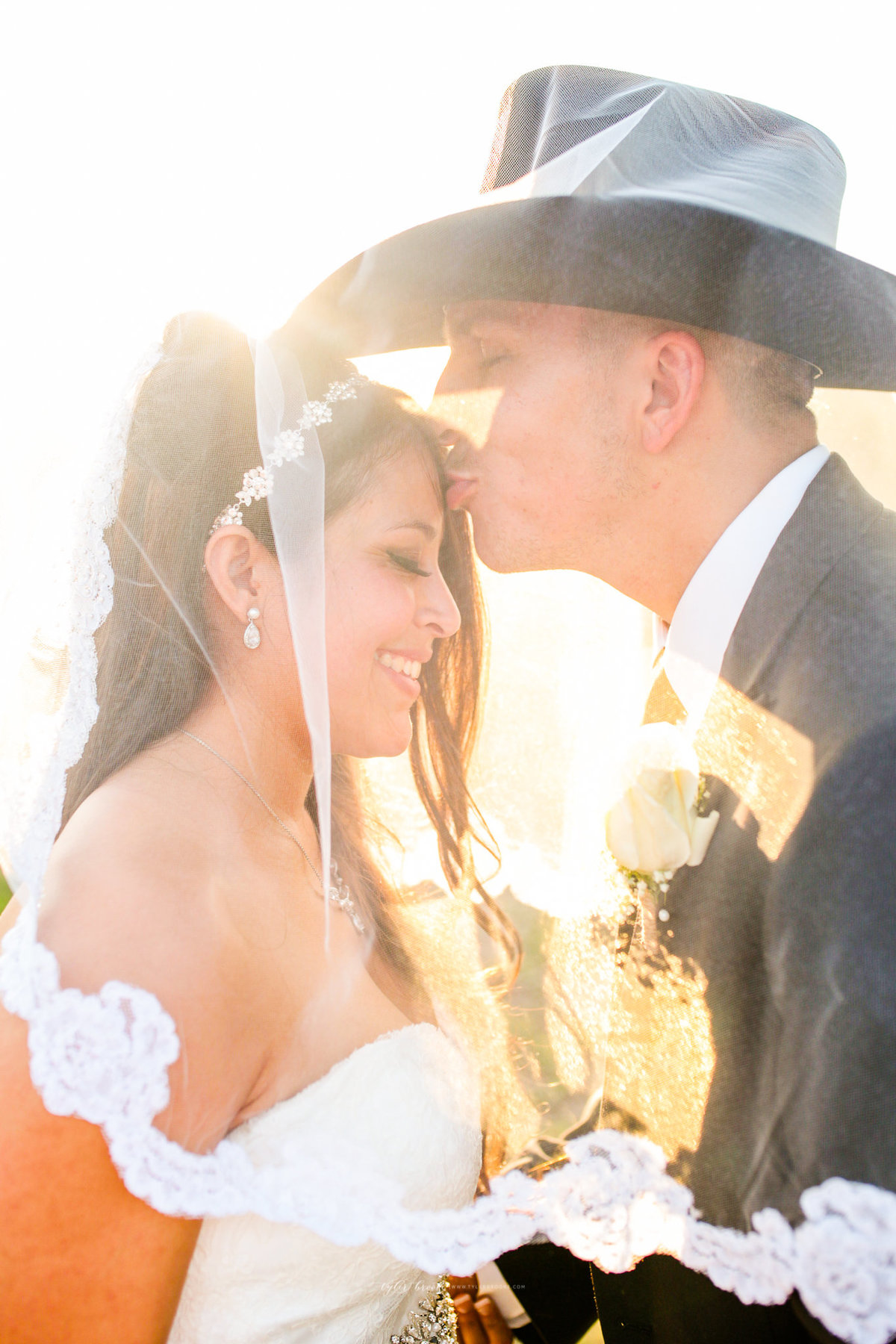 Edgewood-New-Mexico_Country-Wedding-Photographer_www.tylerbrooke.com_Kate-Kauffman-27-of-35
