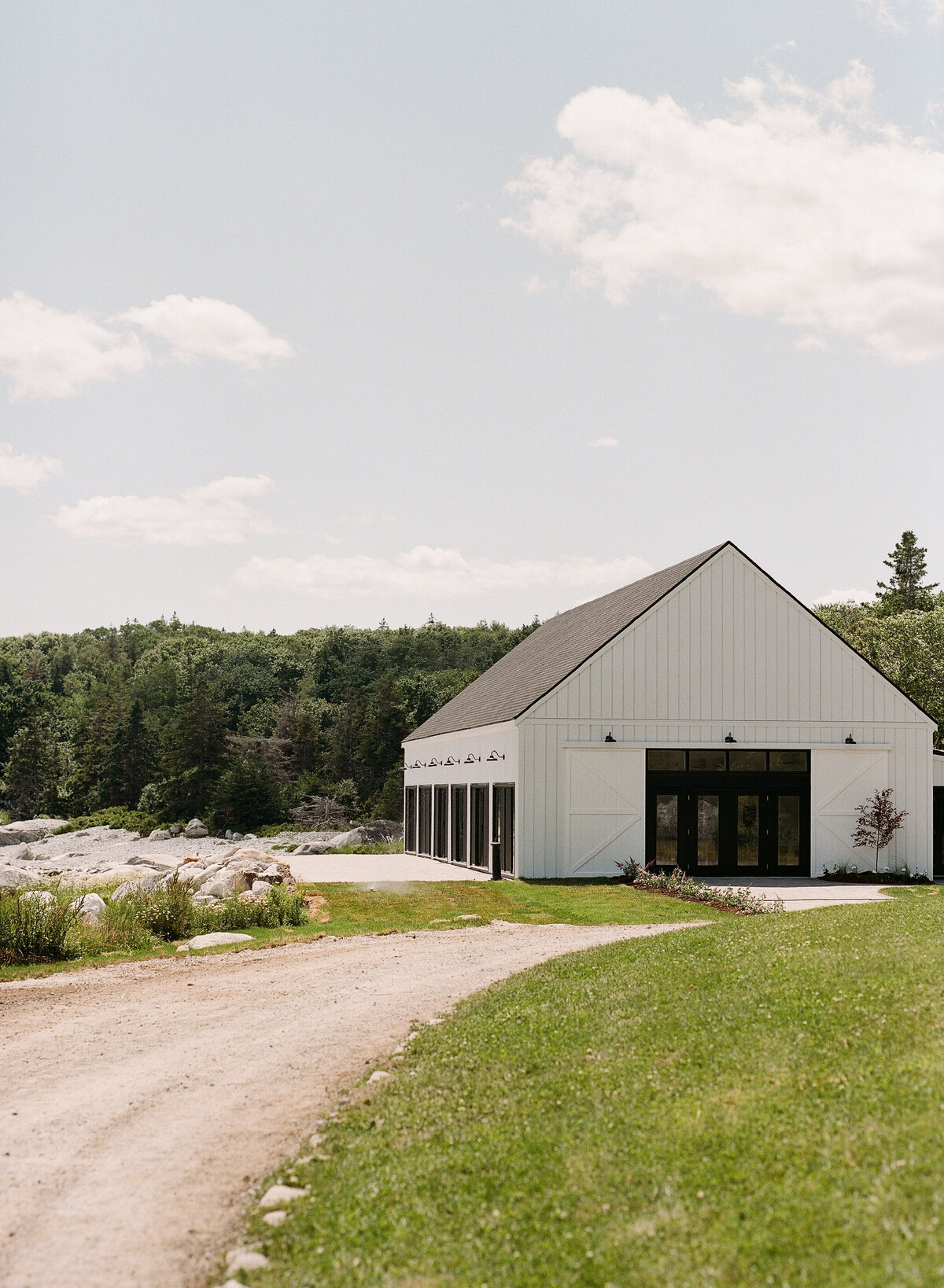 BullPointEstateWedding_NovaScotiaCanada_BestWeddingPhotographers_Canada-26