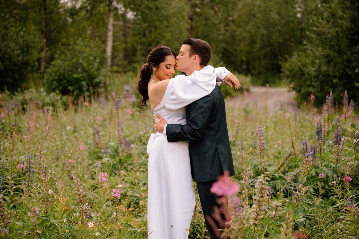 cozy-cabin-and-mountain-elopement-julianna-mb-photography-16