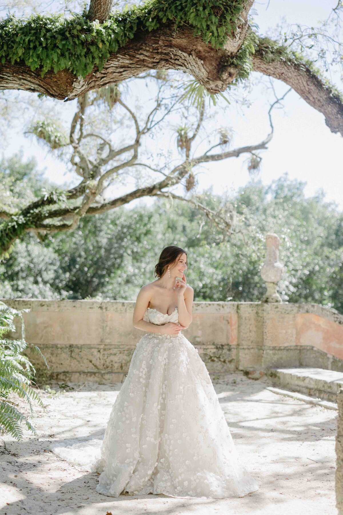 bride-wearing-monique-lhuillier-dress-in-miami