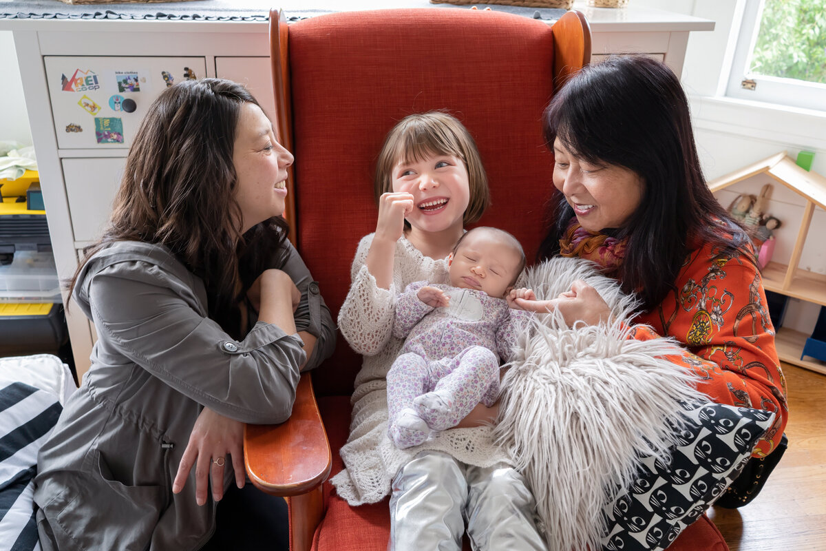newborn-family