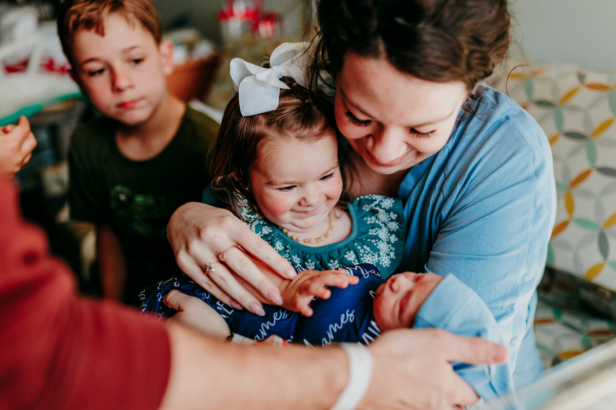 best NW Arkansas fresh 48 portraits, fresh 48 photoshoot Rogers Arkansas, newborn photographer near me, newborn photography Rogers AR, Northwest Arkansas fresh 48 photography