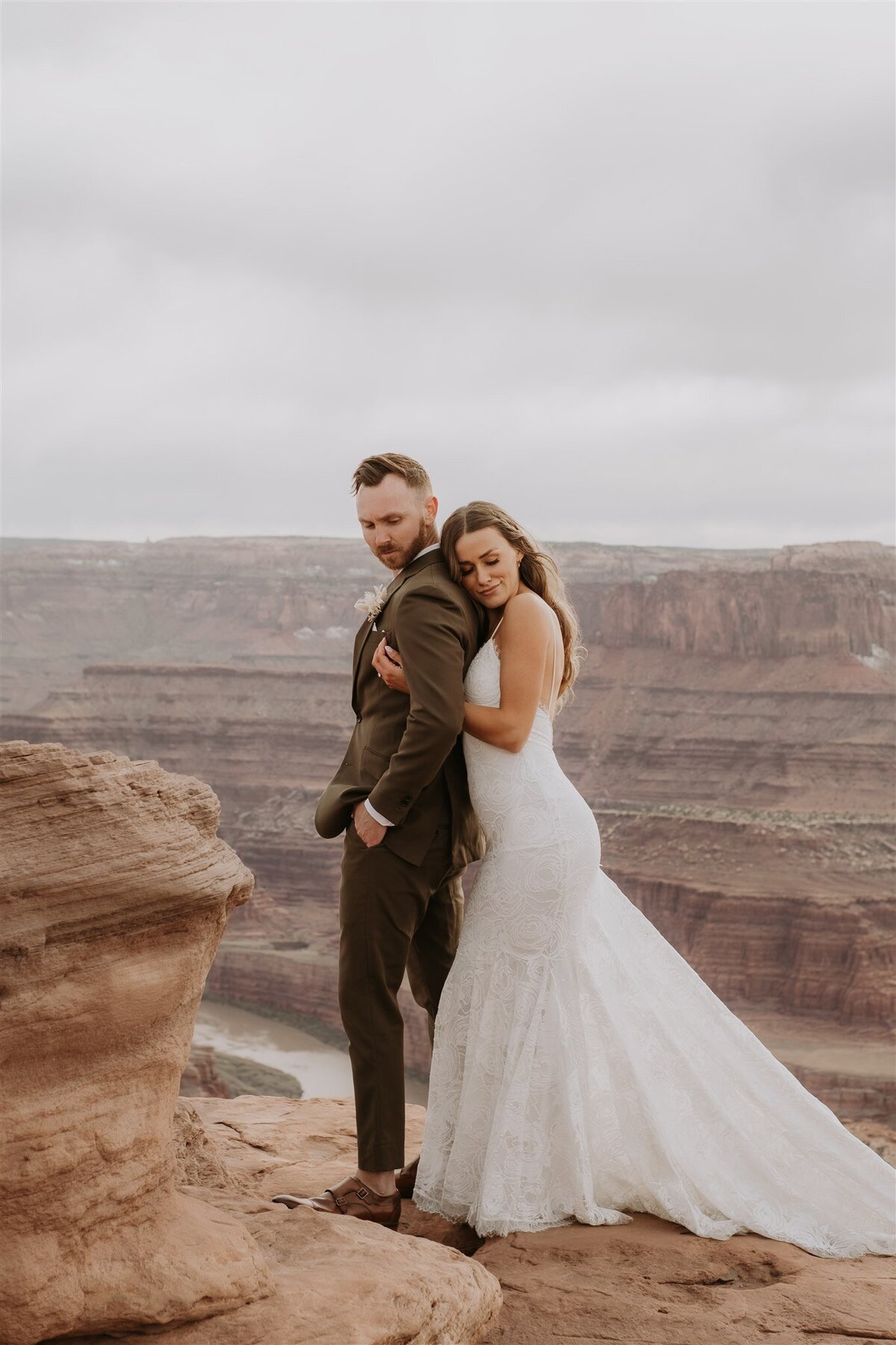Dead-Horse-State-Park-Elopement-Moab-Annette-Ambrose-Photography-43