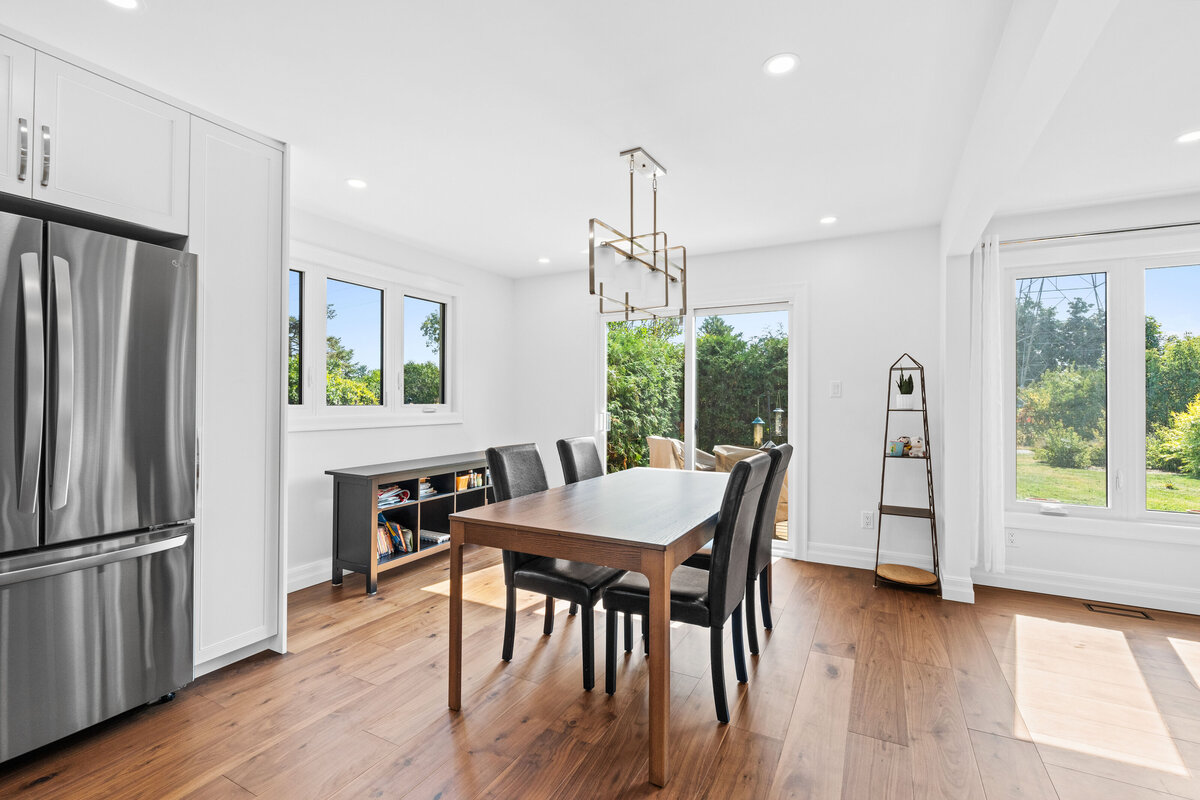 Bright Warm Kitchen Main Floor Reno Urbanomic Interiors (15)
