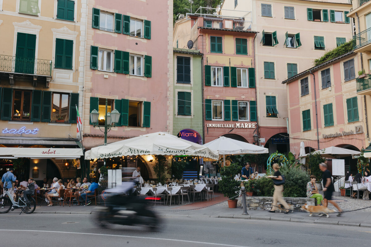 Cacie_Carroll@CacieCarrollPhotography_KriziaandNick_LocalPizzariaWelcomeDinner_SantaMargheritaItaly-16