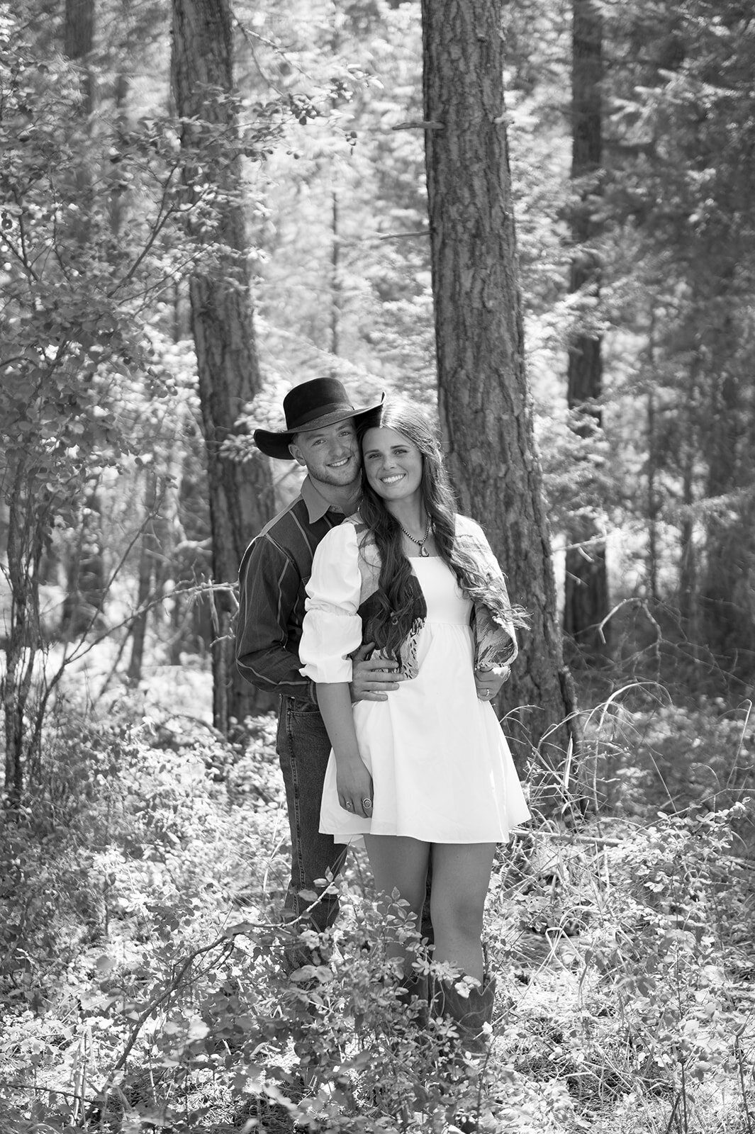 presley-gray-photo-haybale-forest-montana-elopement-8126-2