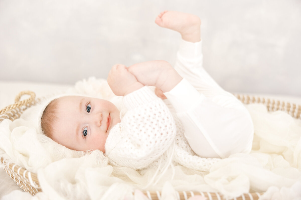 6 months old baby session