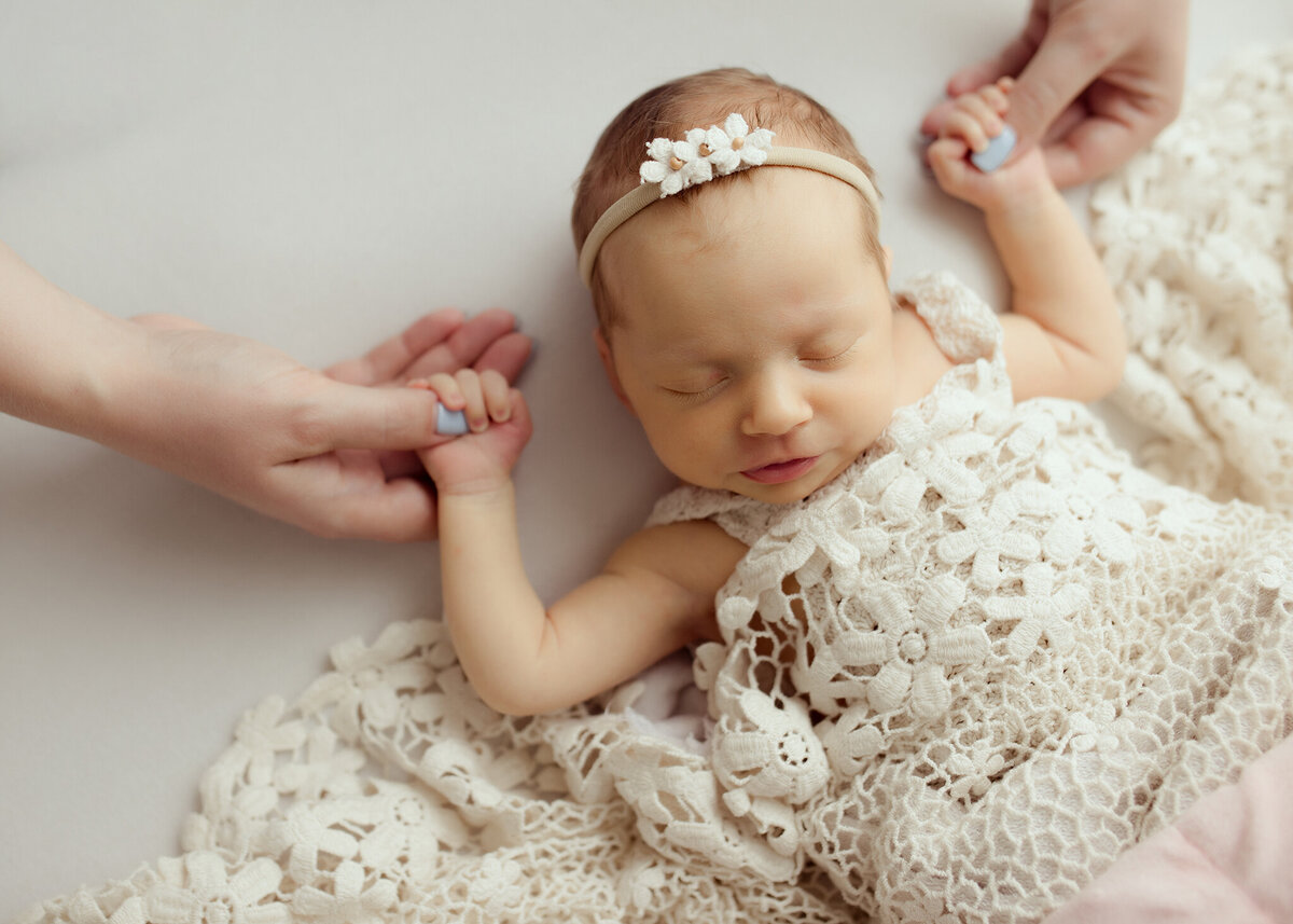 Edmonton Newborn Photographer_ Newborn Photography Edmonton 2024 (2)
