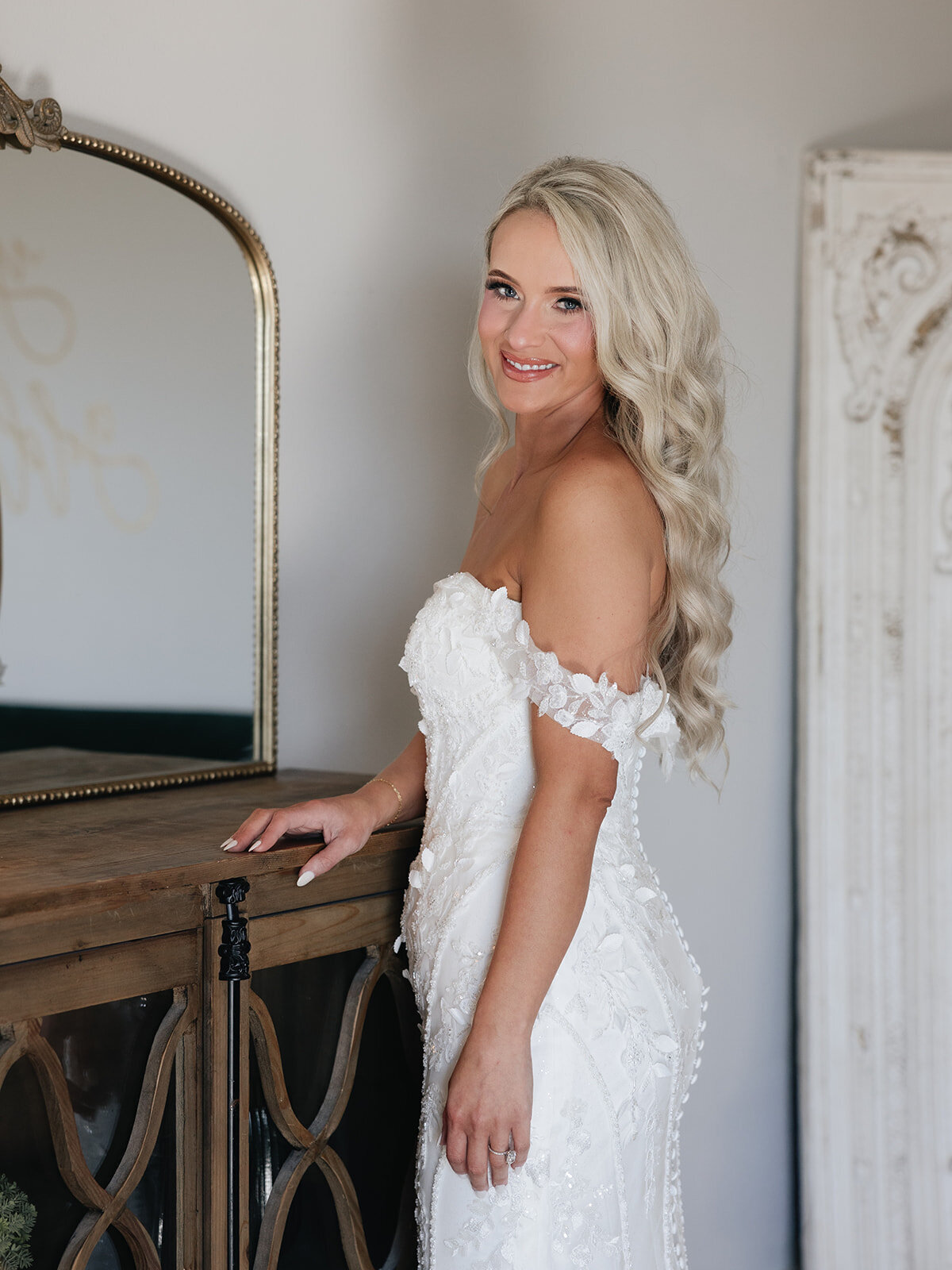 2025-10-11_DykesWeddingPreviews_MollyMurphyPhotography-21