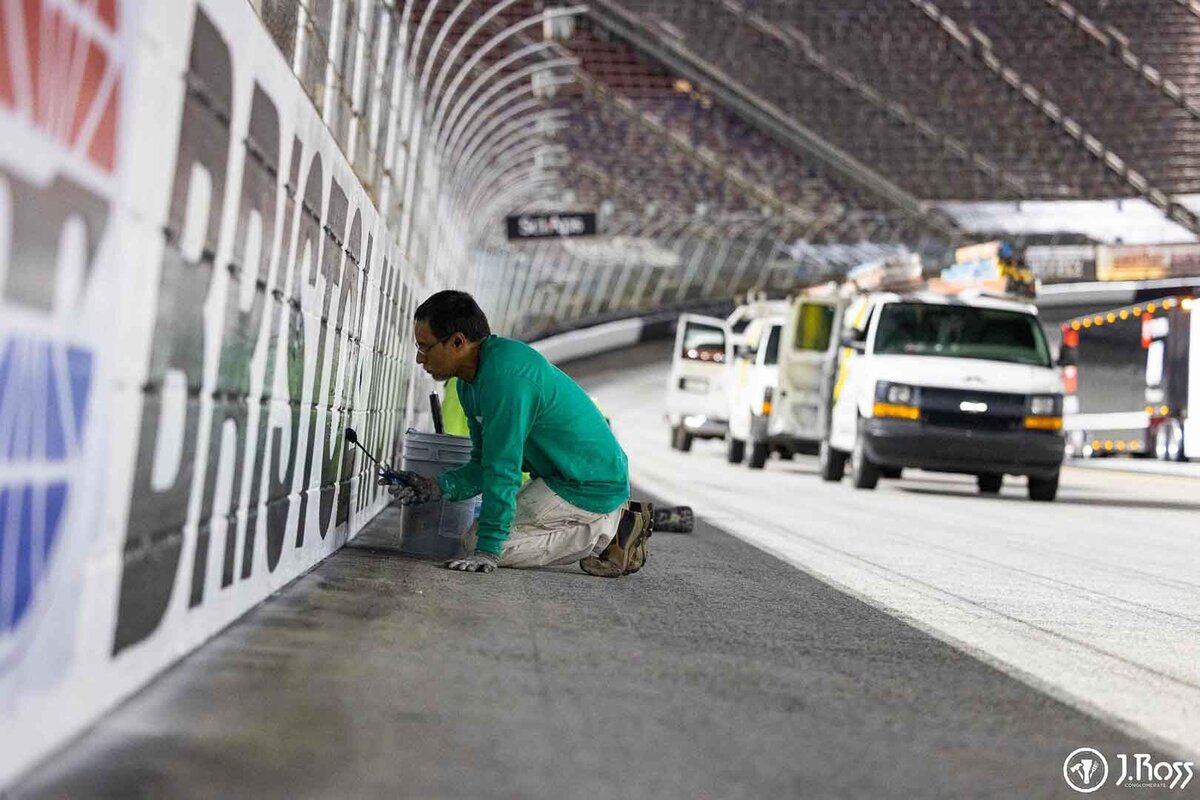 BRISTOL-MOTOR-SPEEDWAY-COMMERCIAL-PAINTING-J.ROSS-14-2