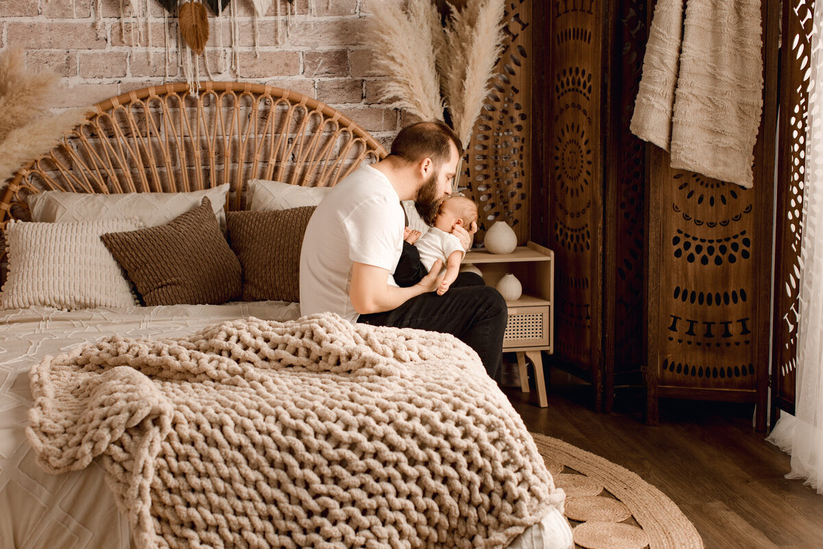 Springdale AR newborn photoshoot, Bentonville newborn portraits, lifestyle newborn photographer near me NW Arkansas