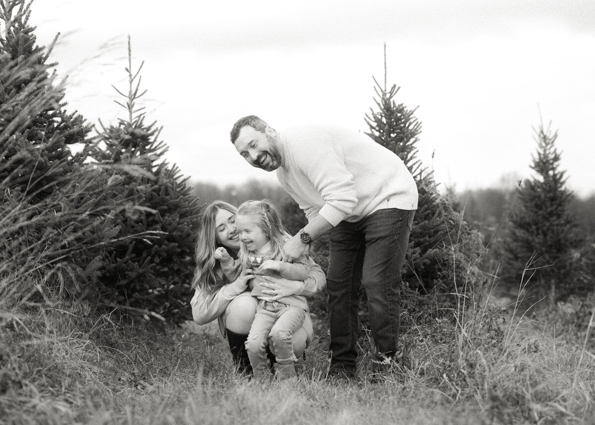 family_portraits_benjamin_treefarm_waterloo11