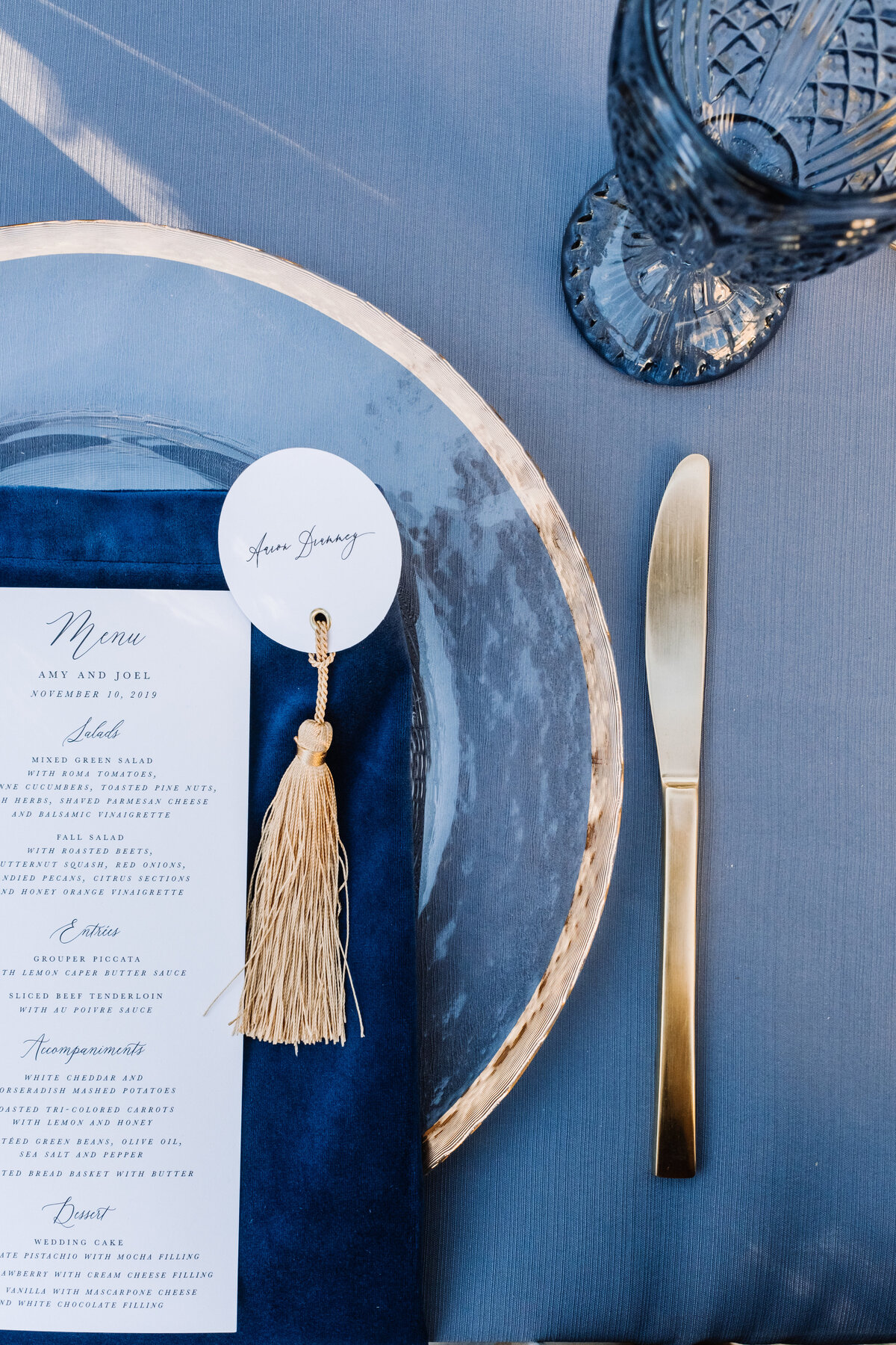 blue-gold-table-setting