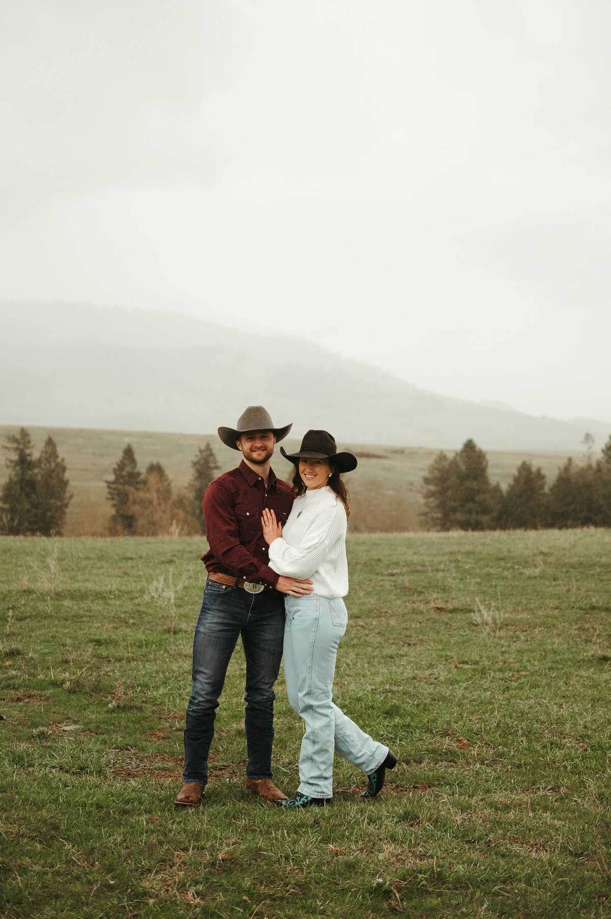 presley-gray-photo-montana-western-style-engagement-3246