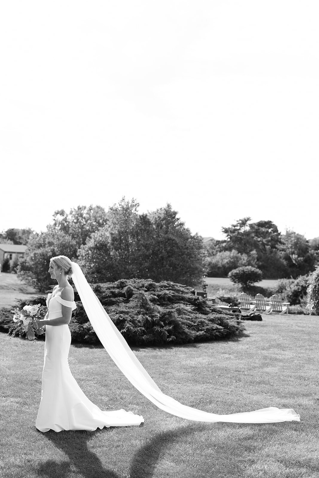 MarthasVineyardWedding_KenzieMatt_FirstLookandBeach_SamBrooks-8