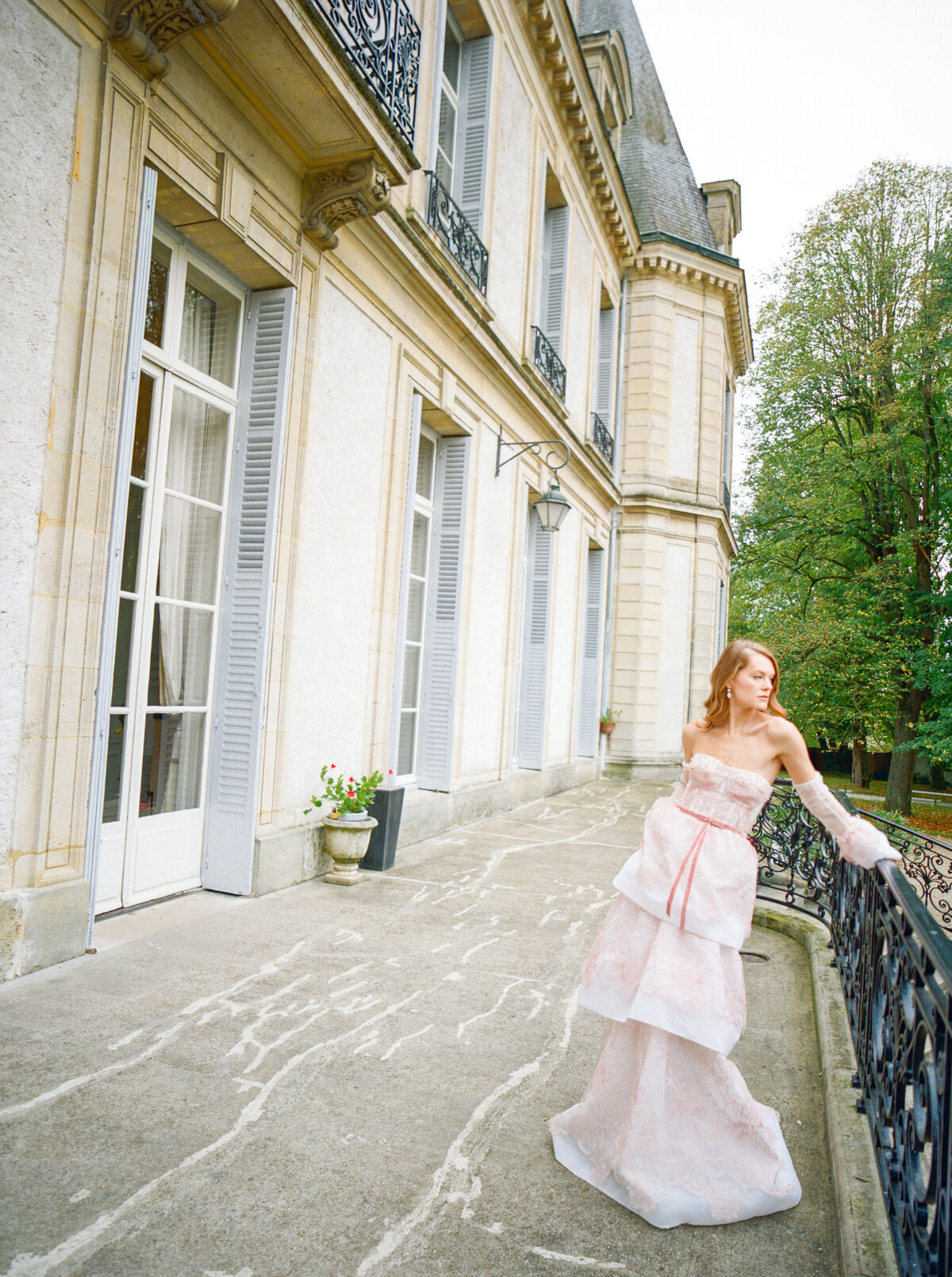 Bridal session at Château Bouffémont photographed by Lake Como Wedding photographer