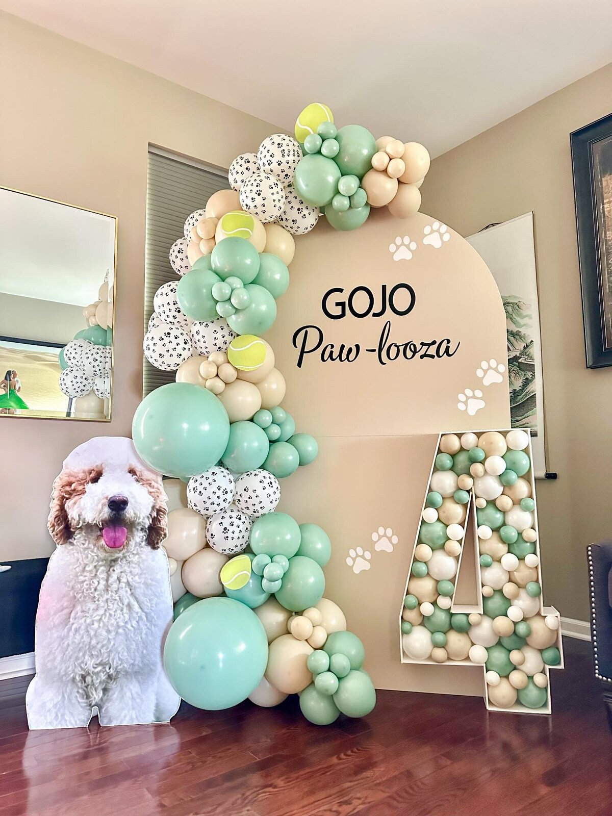 dog party balloons and backdrop by Mauis Balloons