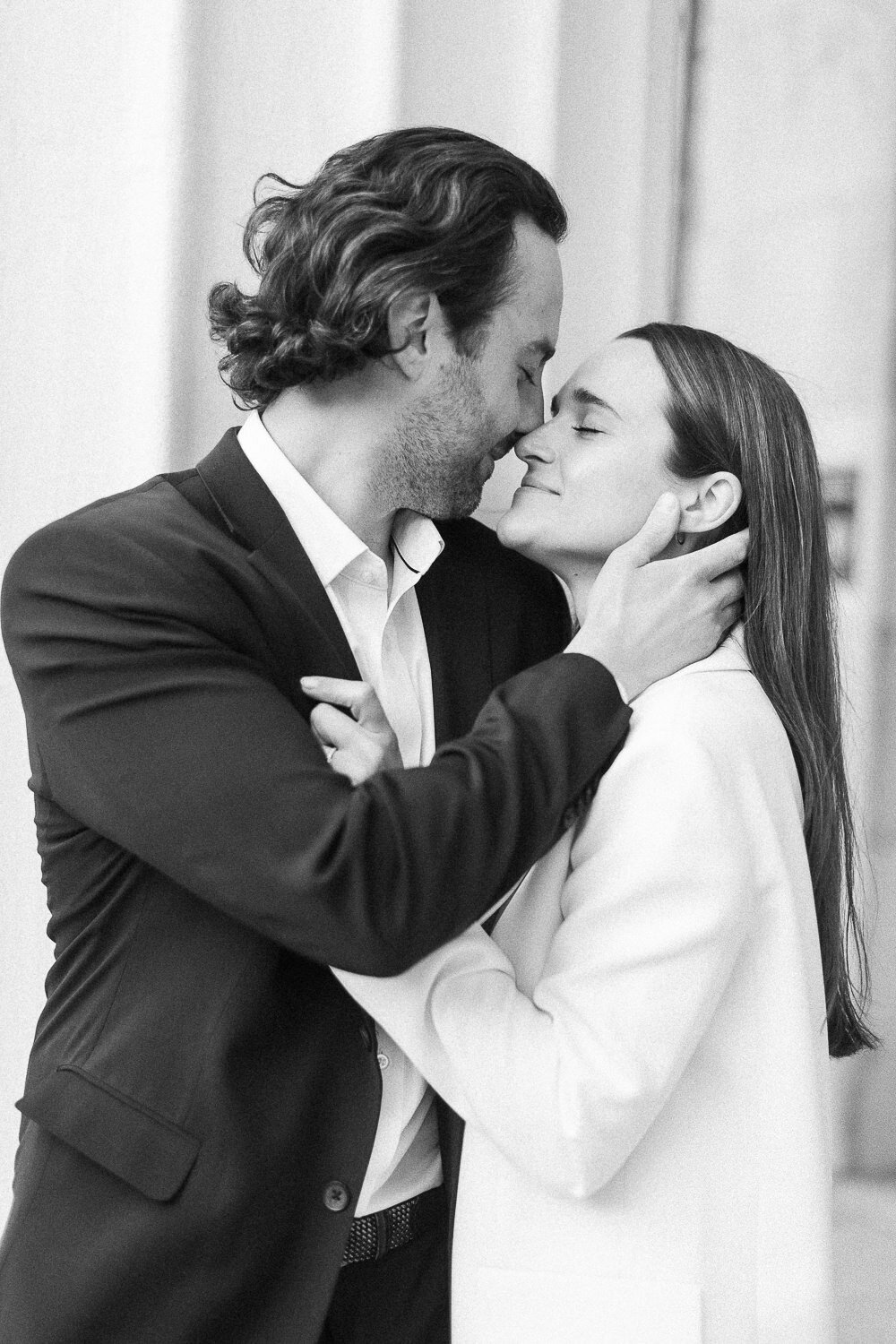 Editorial-vibe-engagement-session-old-montreal-junophoto-006