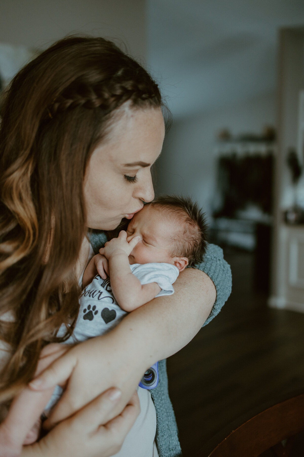 Seattle based motherhood, newborn and family photographer.