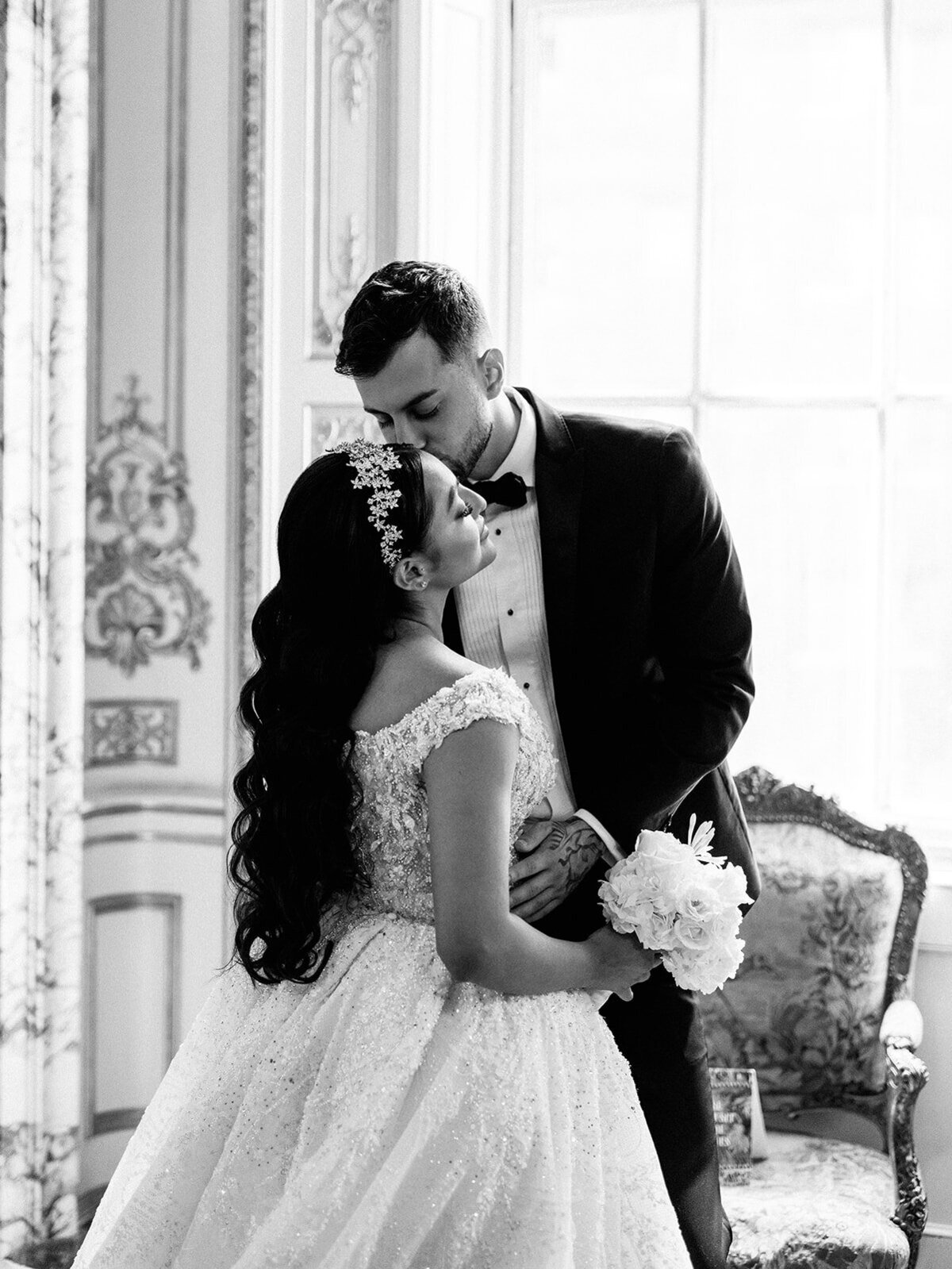 Black and white portrait at their Larz Anderson House wedding