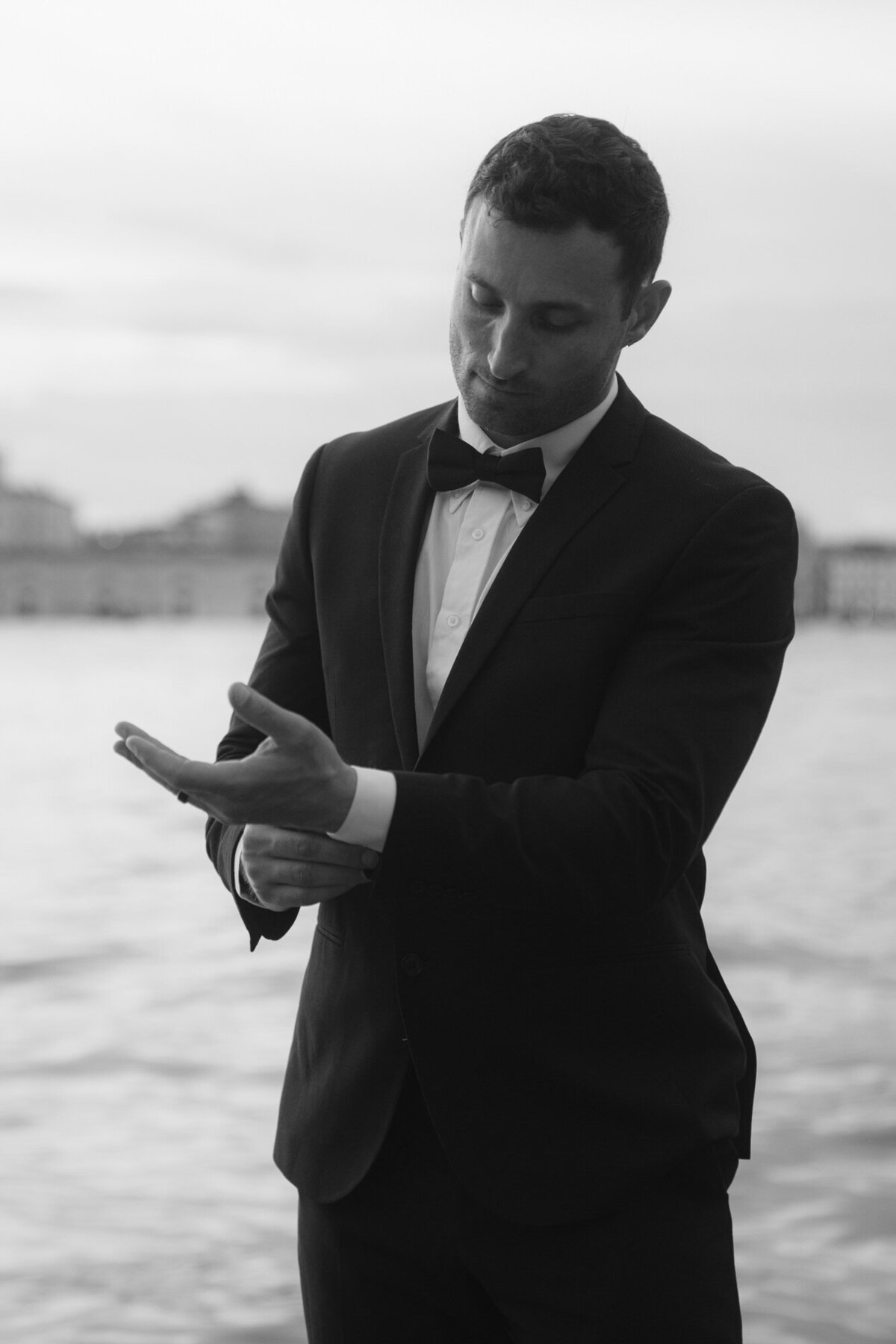 the_chaffins_international_destination_wedding_elopement_photographers_sammie_chaffin_micah_editorial_adventure_photos_travel_venice_italy_35
