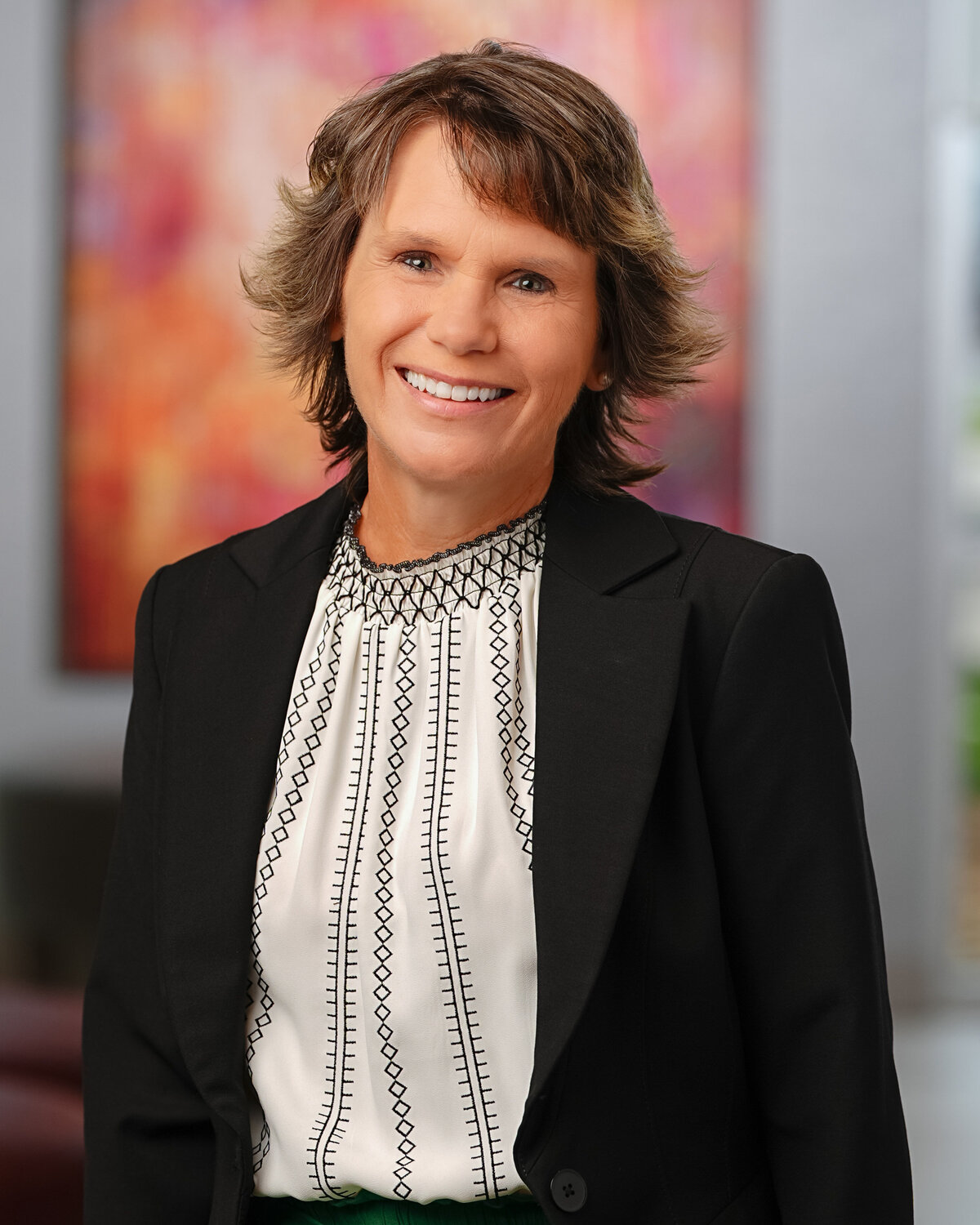 kansas-city-headshot_enviromental-portrait-photography-0114-woman-smiling-office-headshot