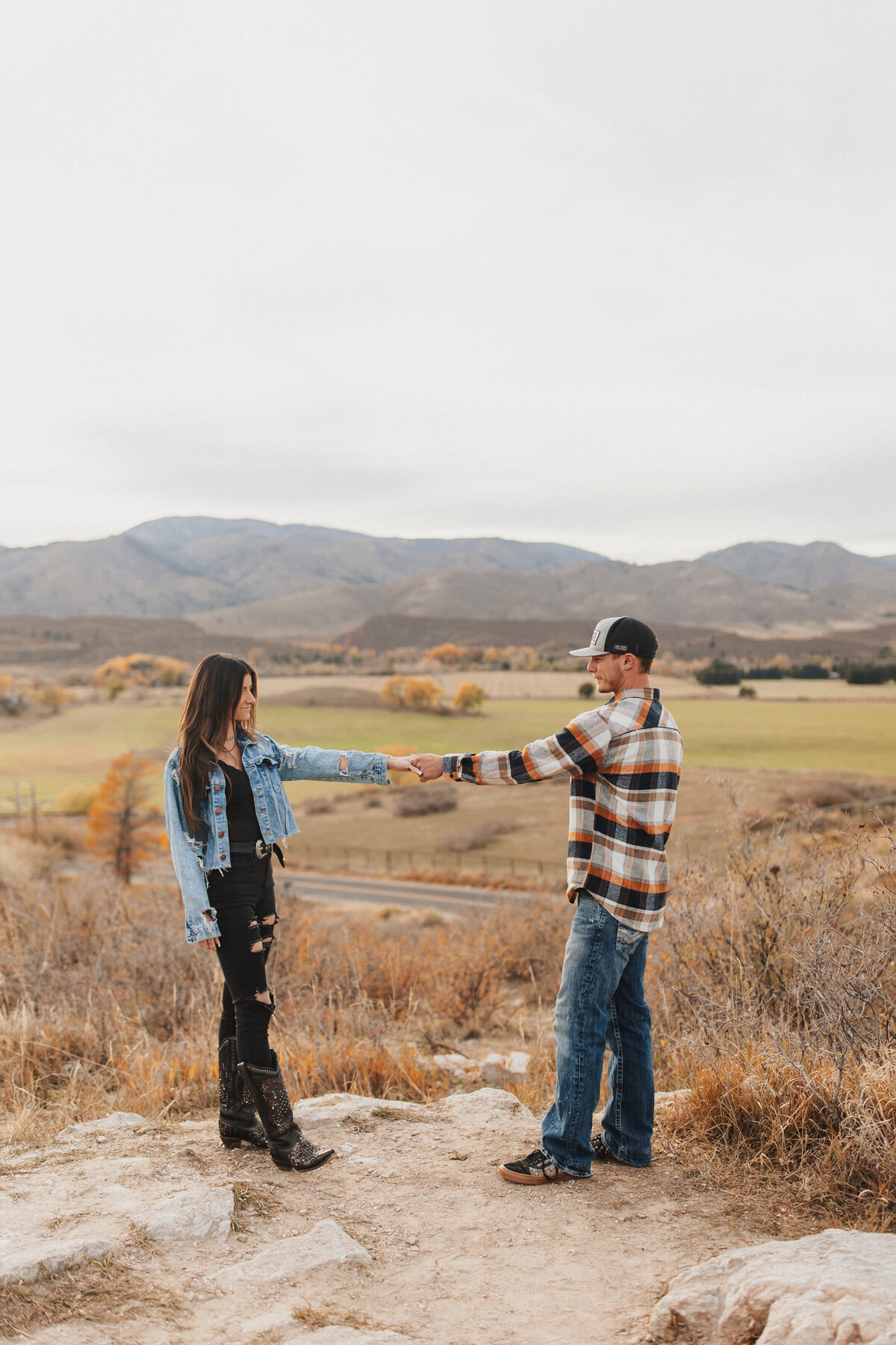 colorado-engagement-couples-session-photographer-bingham-hill-fort-collins-fall-8