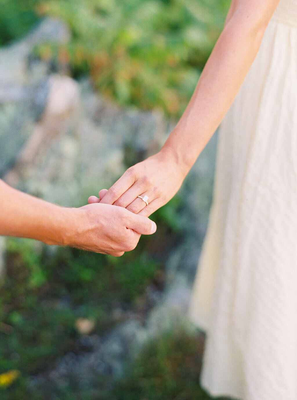 Hannah&Andrew_CharlottesvilleEngagementSession_FINAL-197