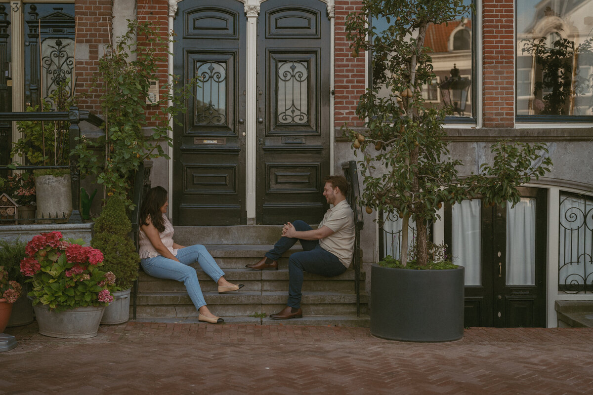 couple-photoshoot-jordaan-couple- photographer-amsterdam-inhosuecapture-3