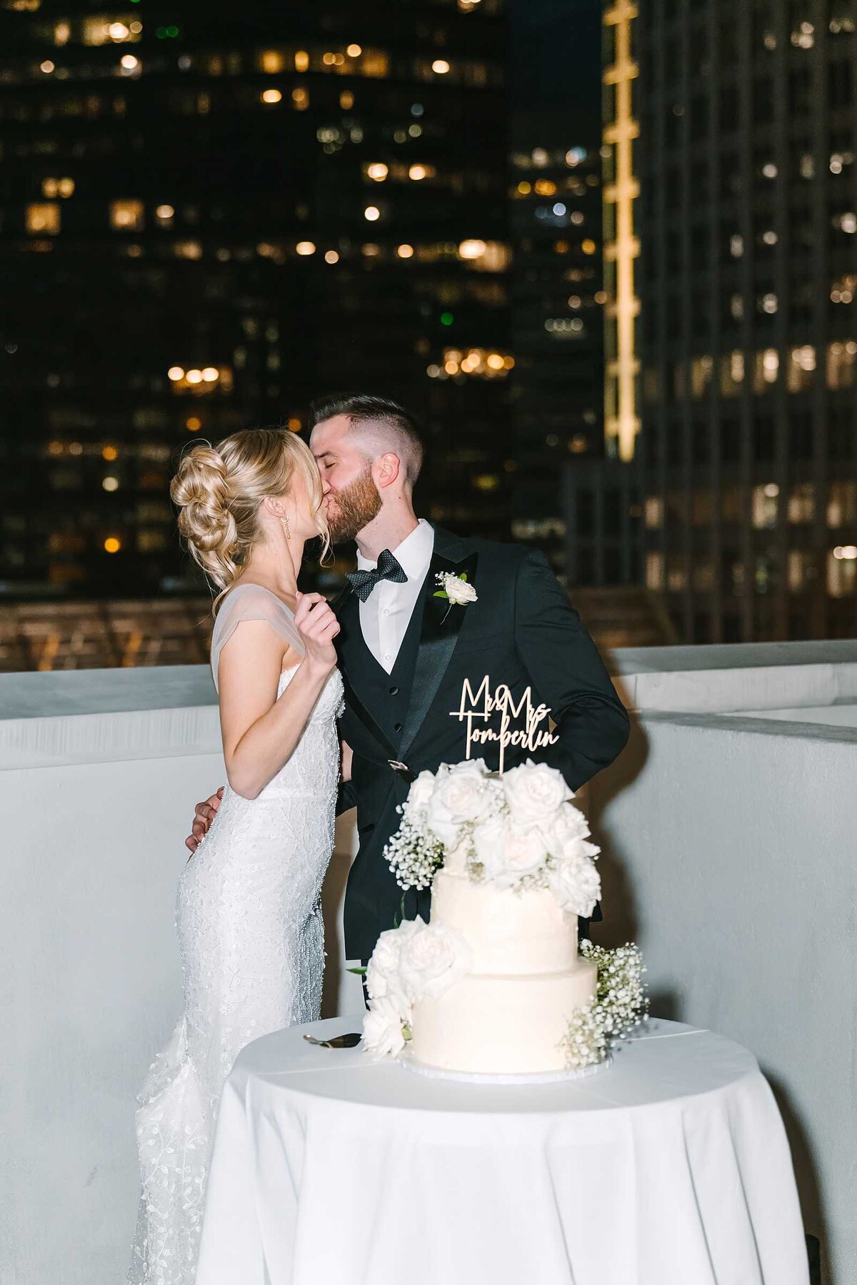doubletree rooftop charlotte wedding photographer-4_jamie marie photography