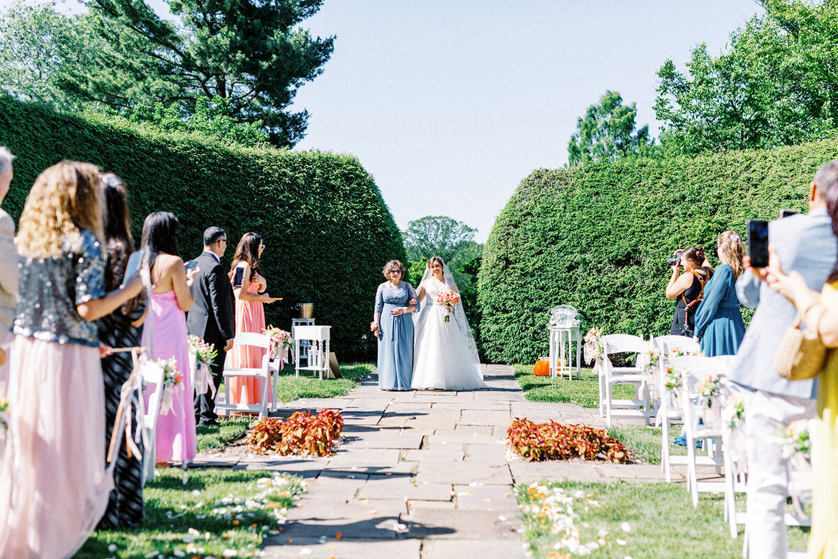 Lila & Rob Wedding_Kingwood Center Gardens-375