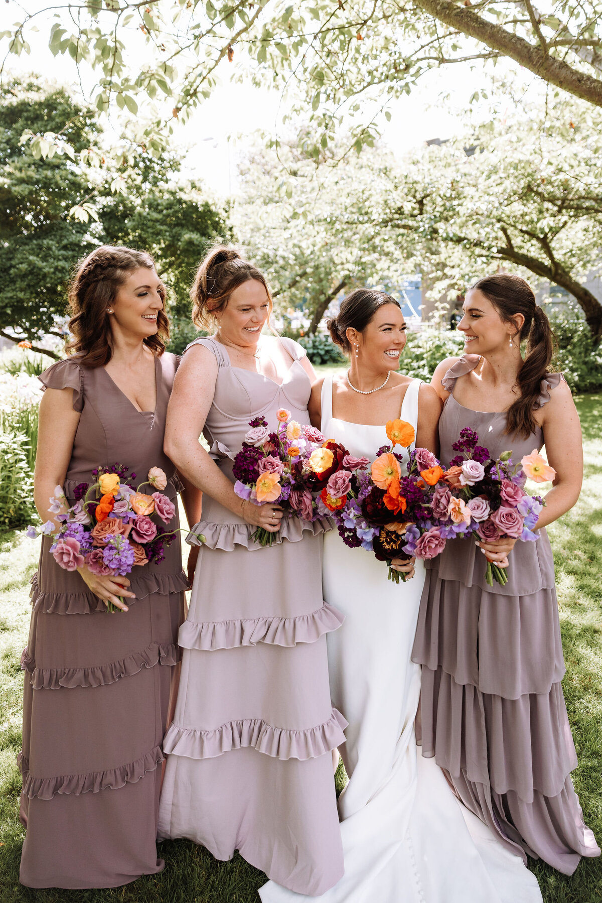 Colorful-Wedding-Olympic-Rooftop-Flora-Nova-Design-Seattle-00012