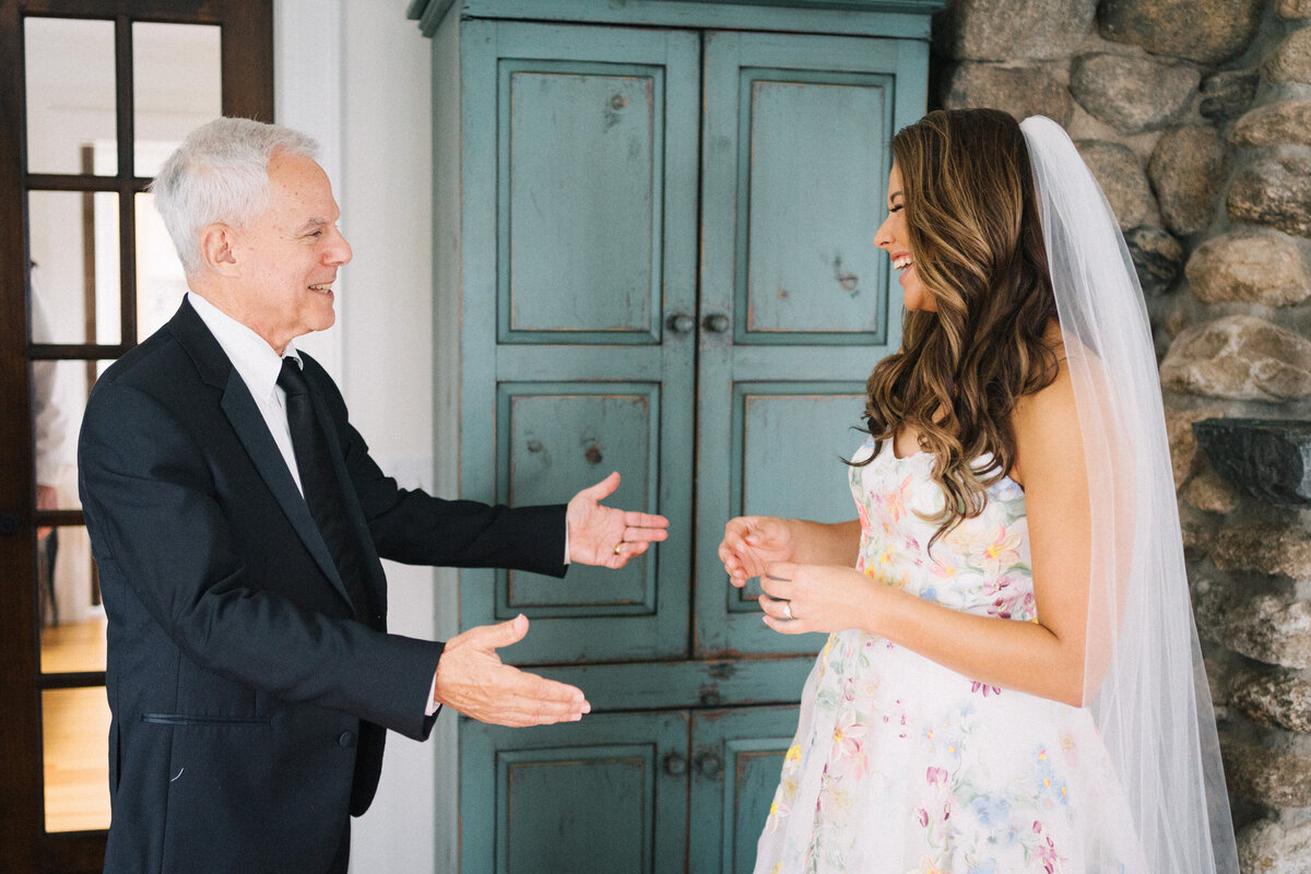 romantic-bridal-gown-father-daughter-first-look