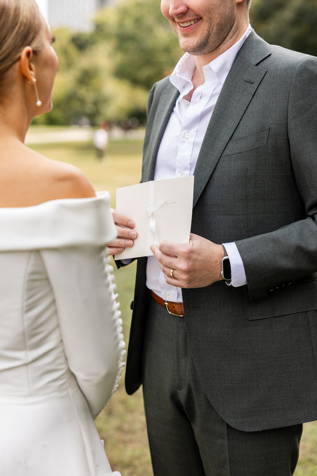 intimate-chicago-elopement-wedding-hoxton-hotel-photos-24
