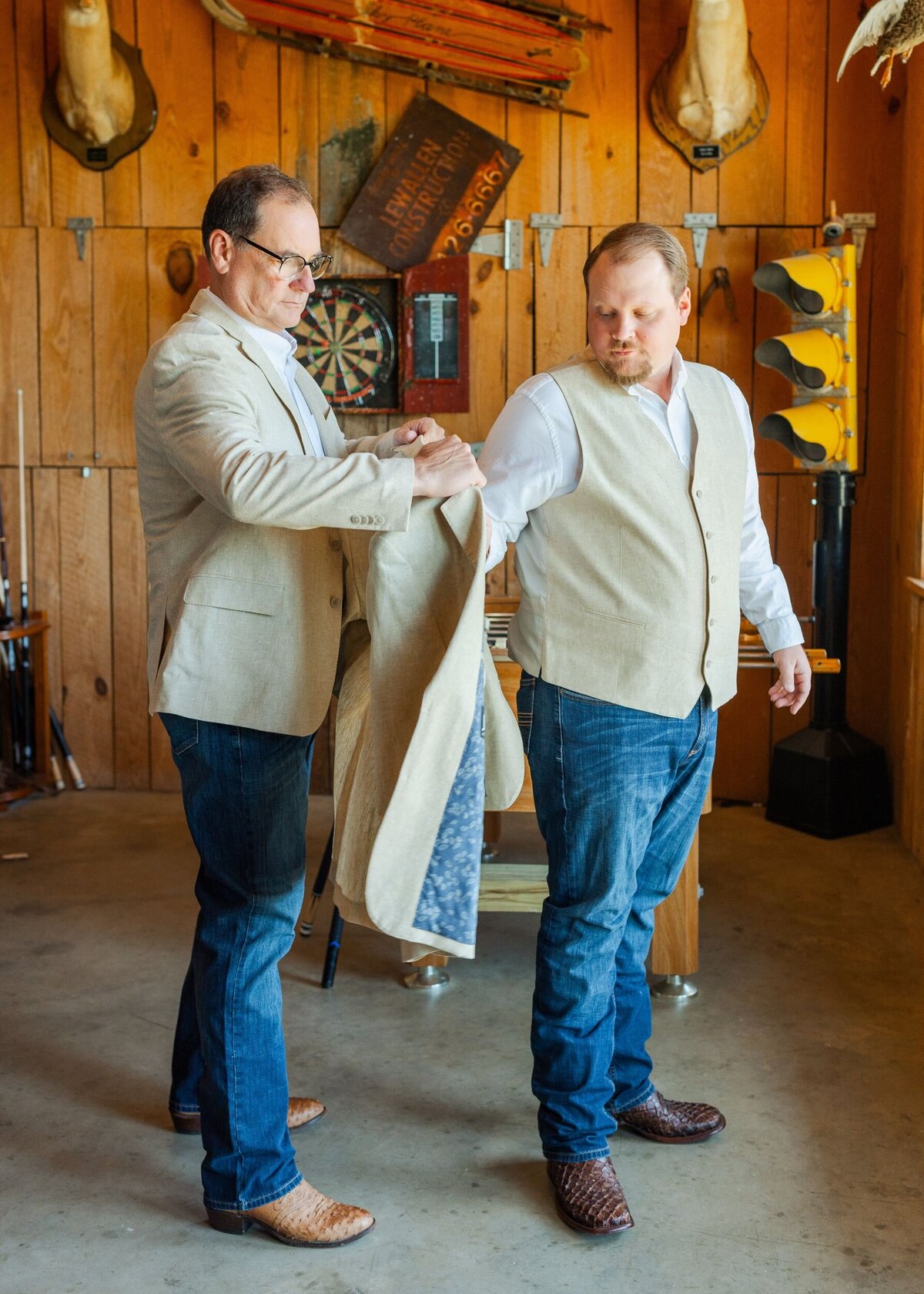 groom-getting-ready-barn-2-lewallen-farms-ga