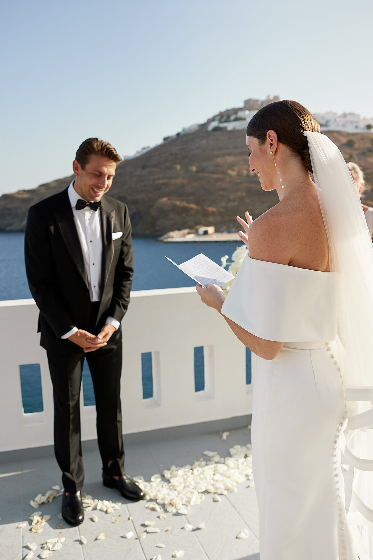 wedding photographer europe greece ceremony00025