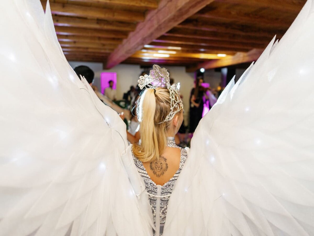 Wedding-party-dancer-wings