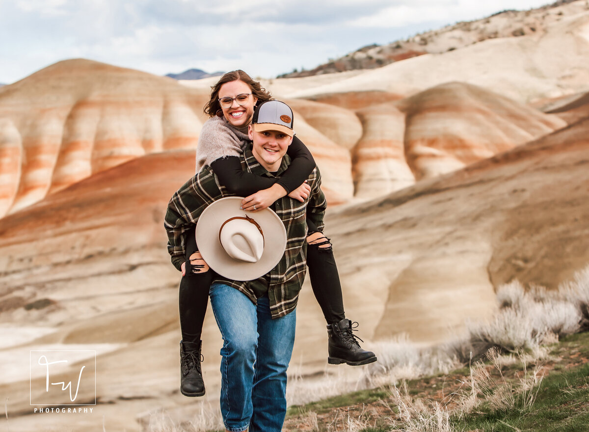 Couples_Photographer Tannni_Wenger_Photography Engaged Engagement_Photographer Here_Comes_The_Bride Wedding_Day Painted_Hills_Photographer Painted_Hills_Photography Eastern_Oregon_Photographer