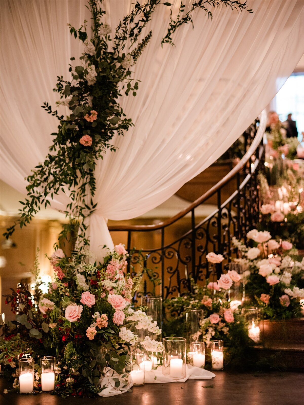 Grand-Luxury-Fairmont-Olympic-Wedding-Flora-Nova-Design-Seattle-00047