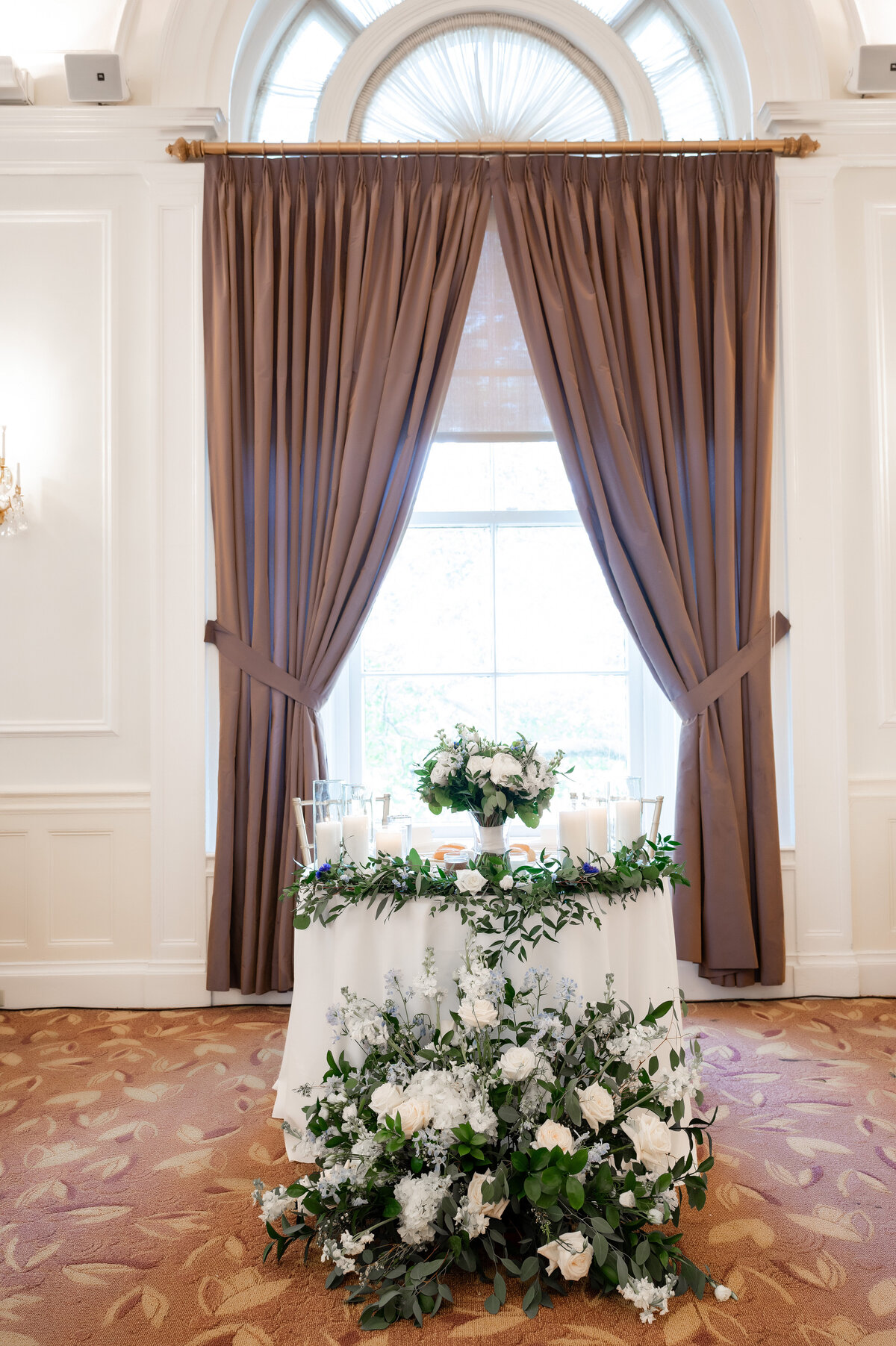 sweetheart table wedding setup at university club pittsburgh